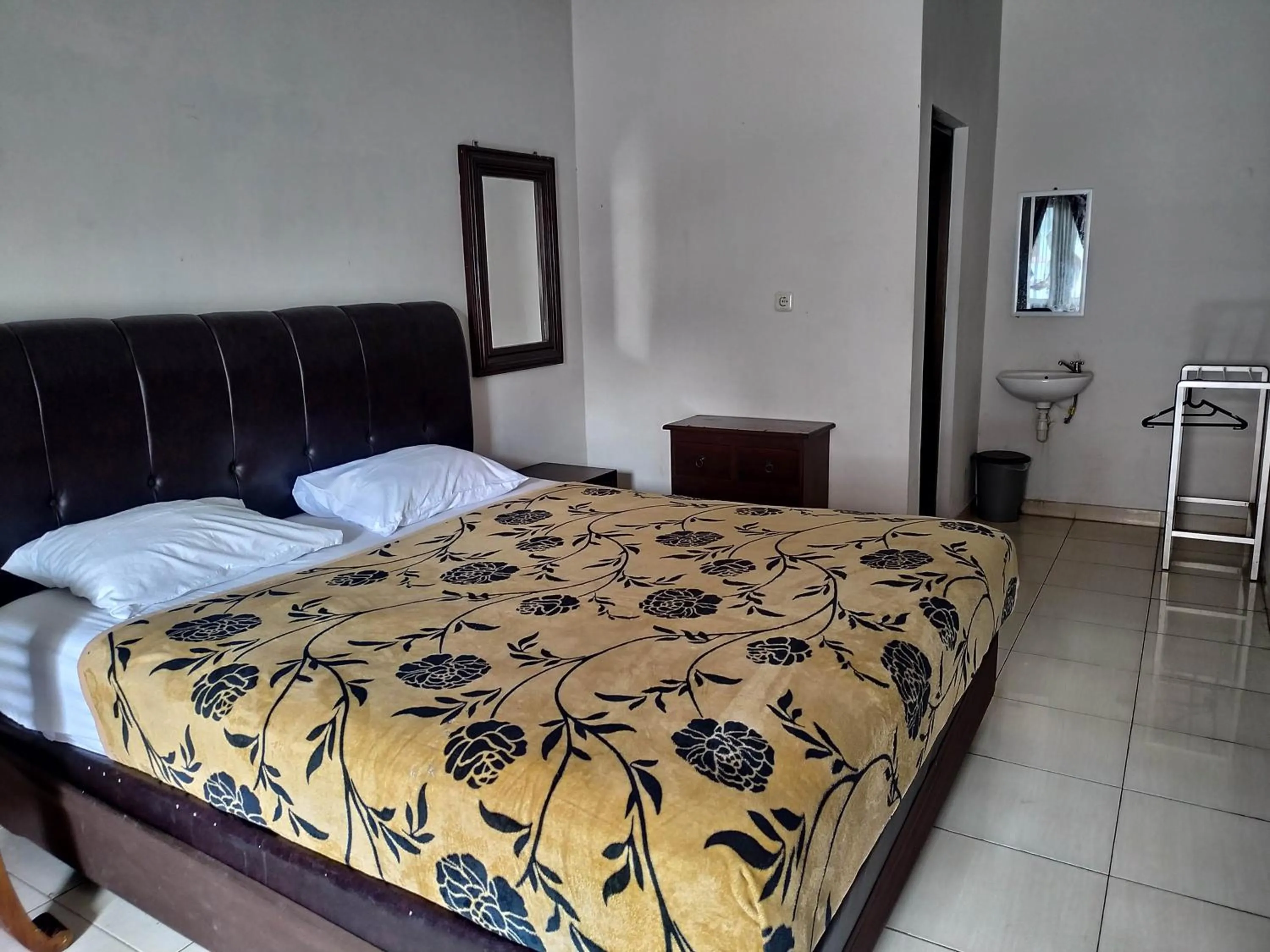 Tiara Puspita Laweyan Hotel