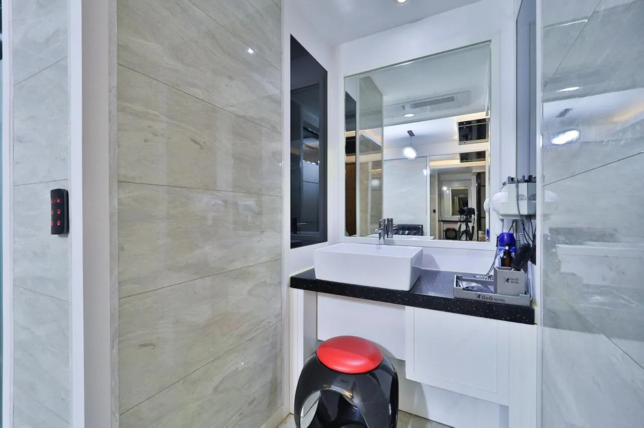Bathroom in G&G Hotel