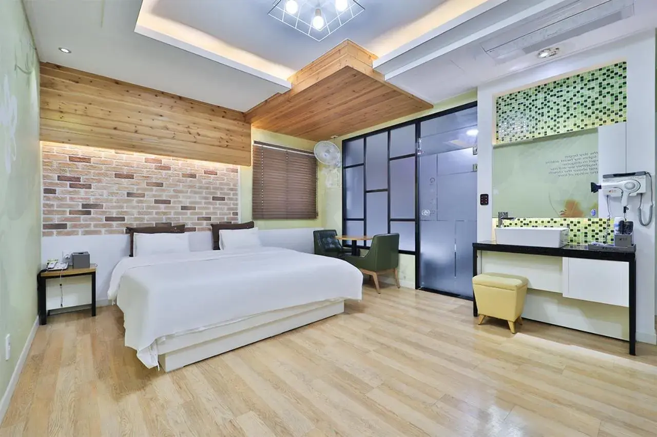 Superior Double Room in G&G Hotel Superior Double Room in G&G Hotel