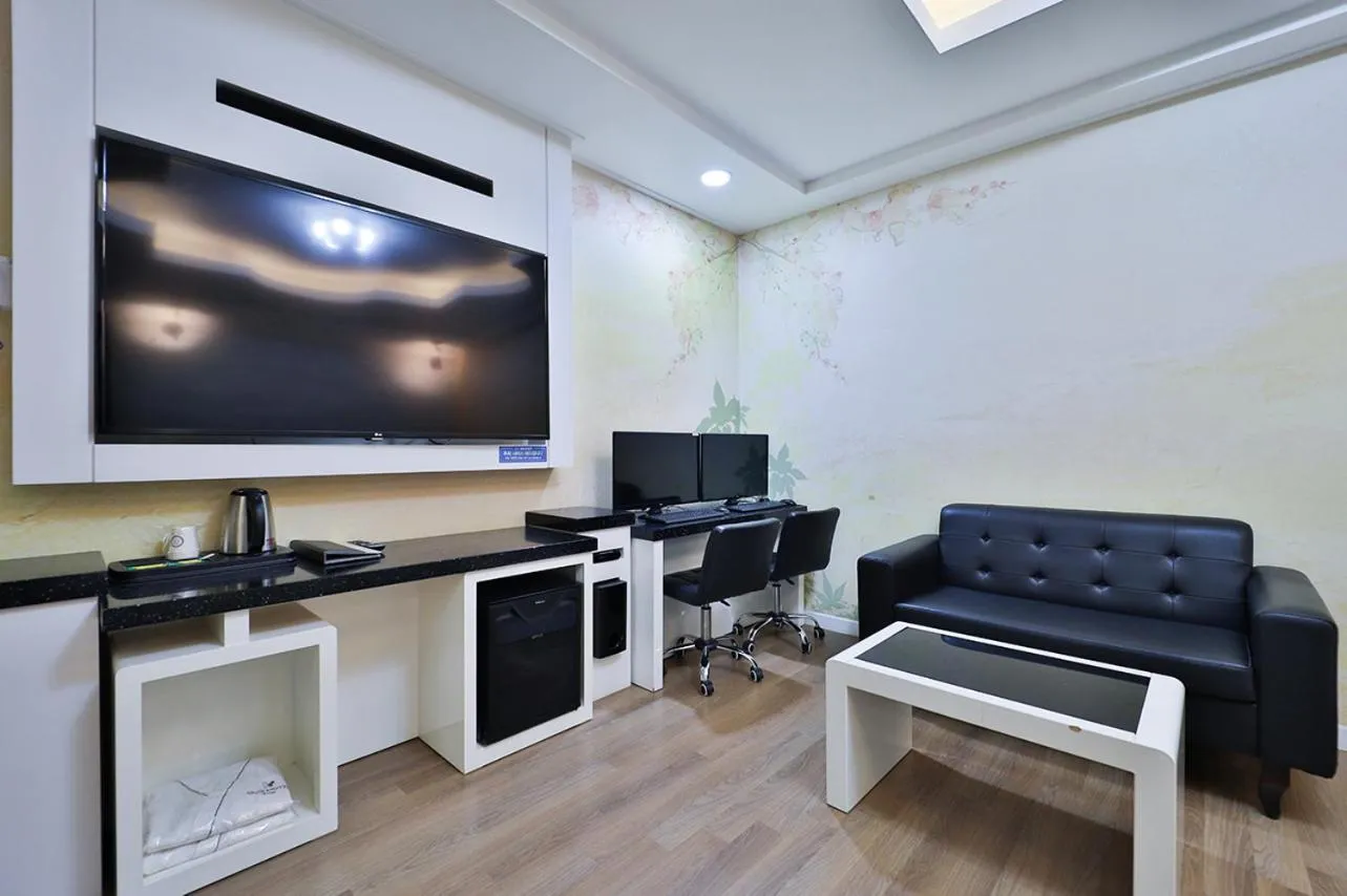 Seating area in G&G Hotel