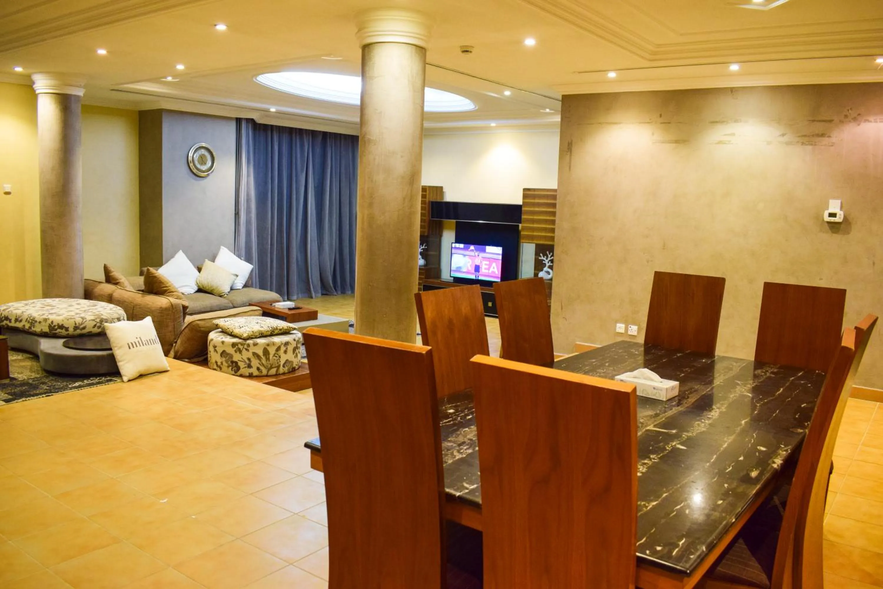 Arjan Qurtuba Served Apartments