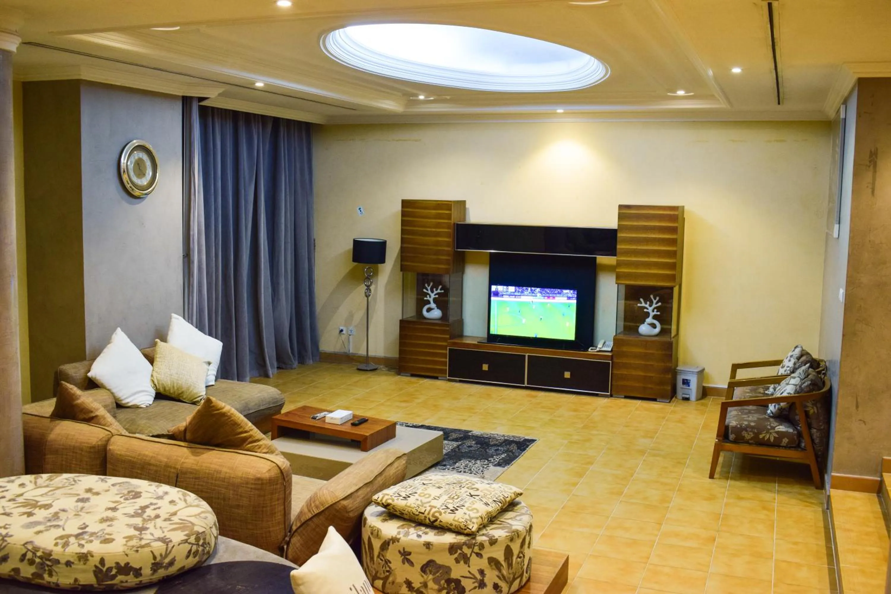 Arjan Qurtuba Served Apartments