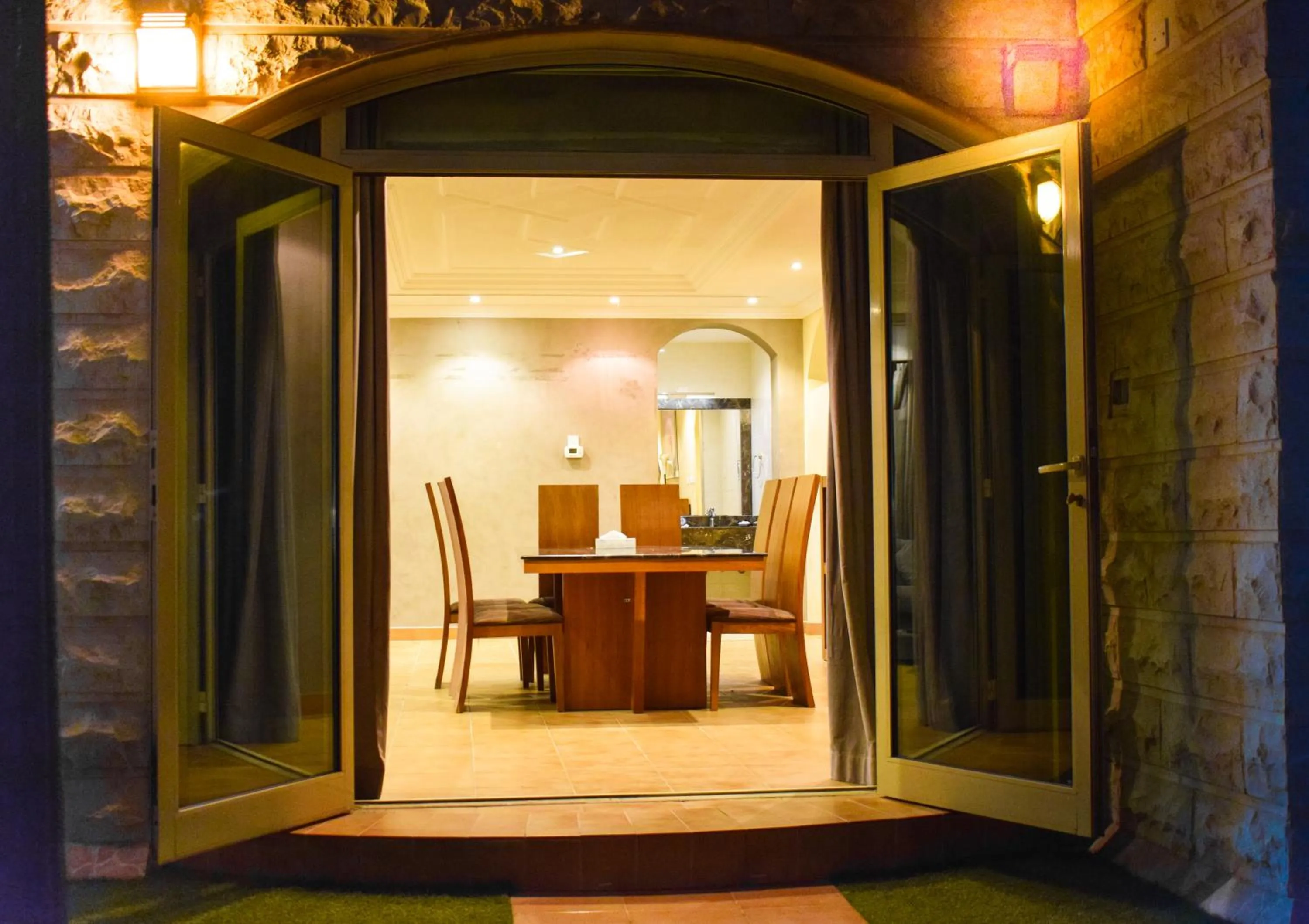 Arjan Qurtuba Served Apartments