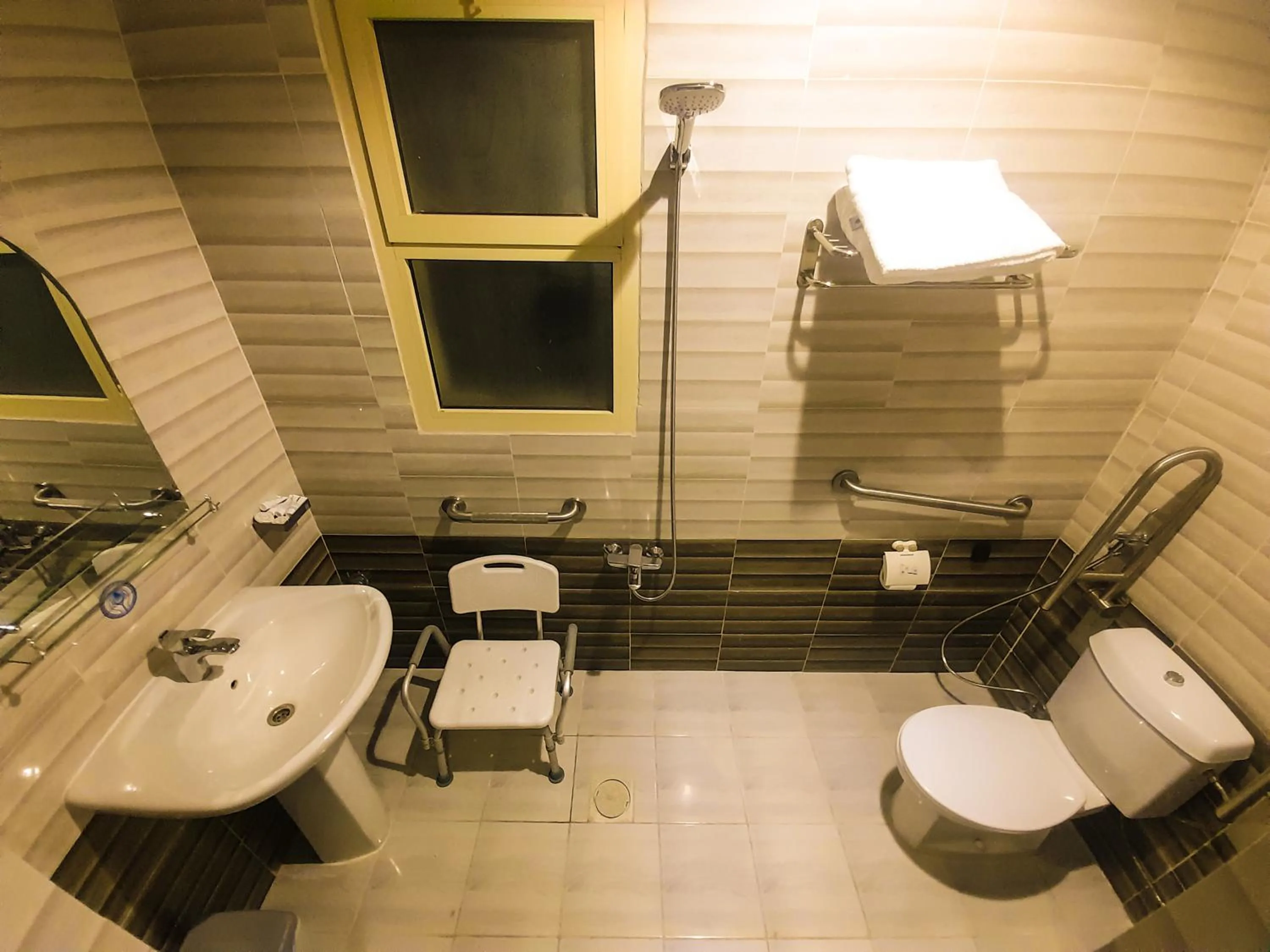 Arjan Qurtuba Served Apartments