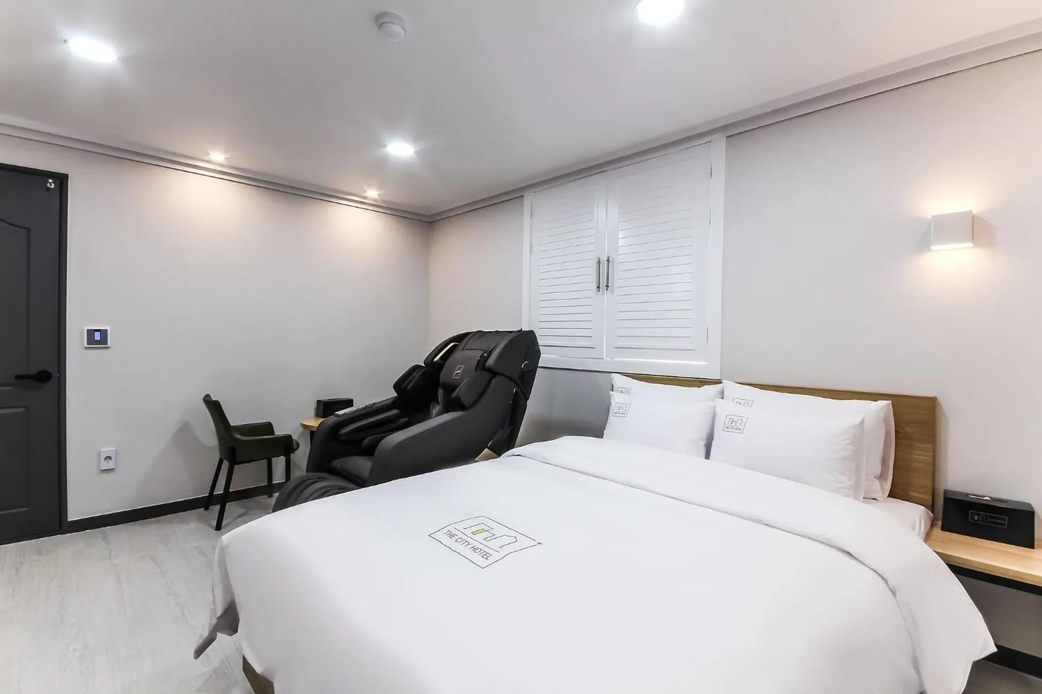 Bed in Hotel The City