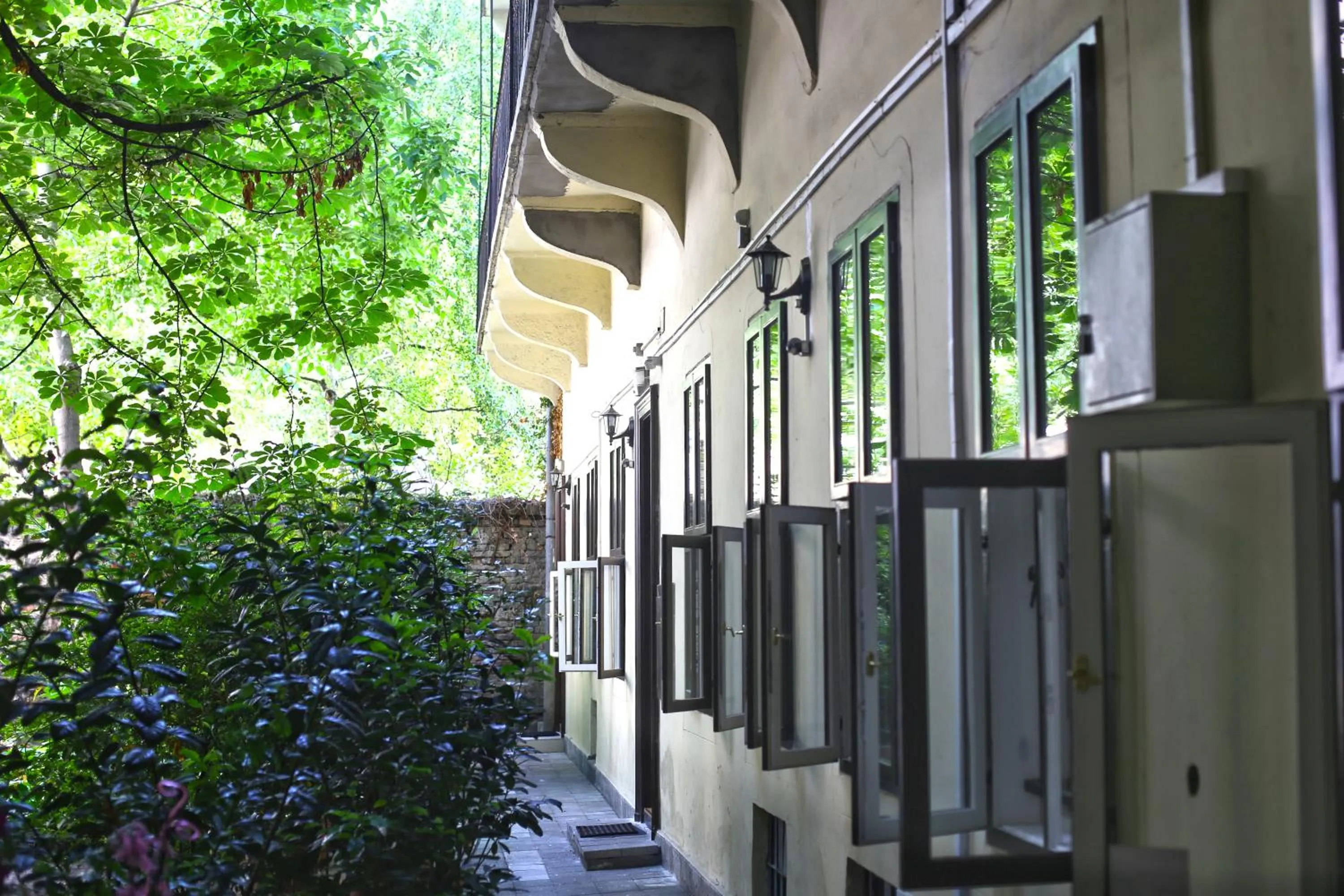 Garden in Amber Gardenview Studios Downtown