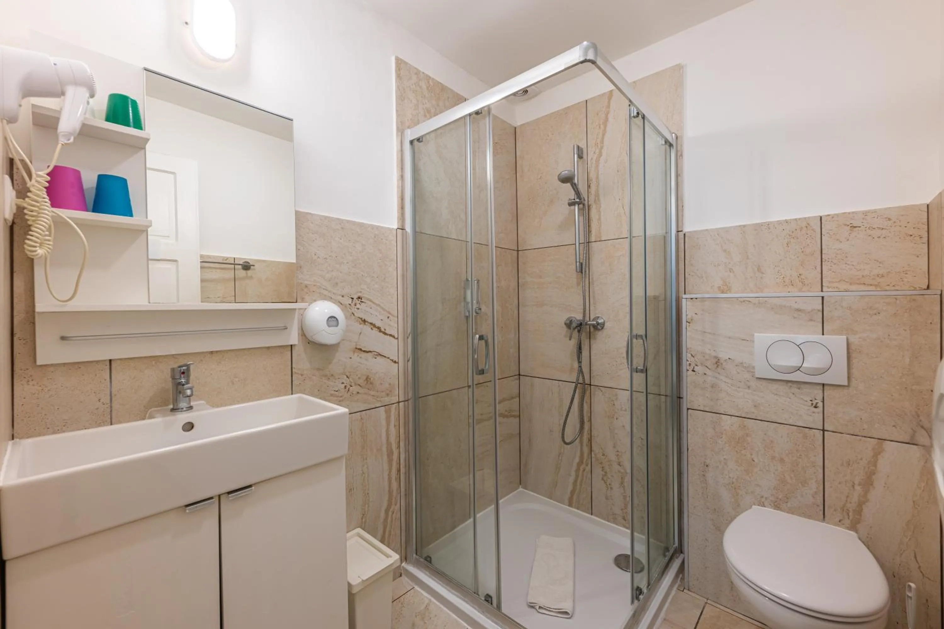 Shower in Amber Gardenview Studios Downtown