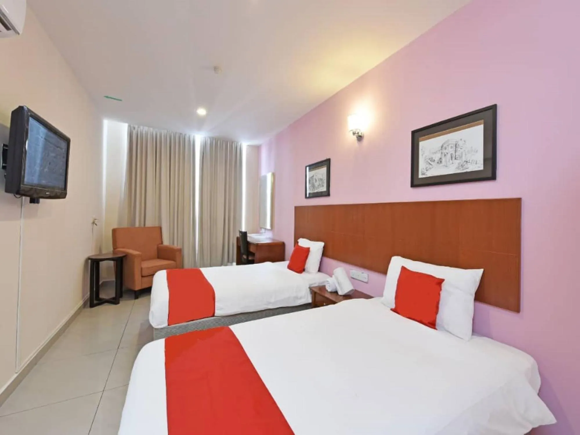 Bedroom, Bed in MRC Hotel Melaka Raya
