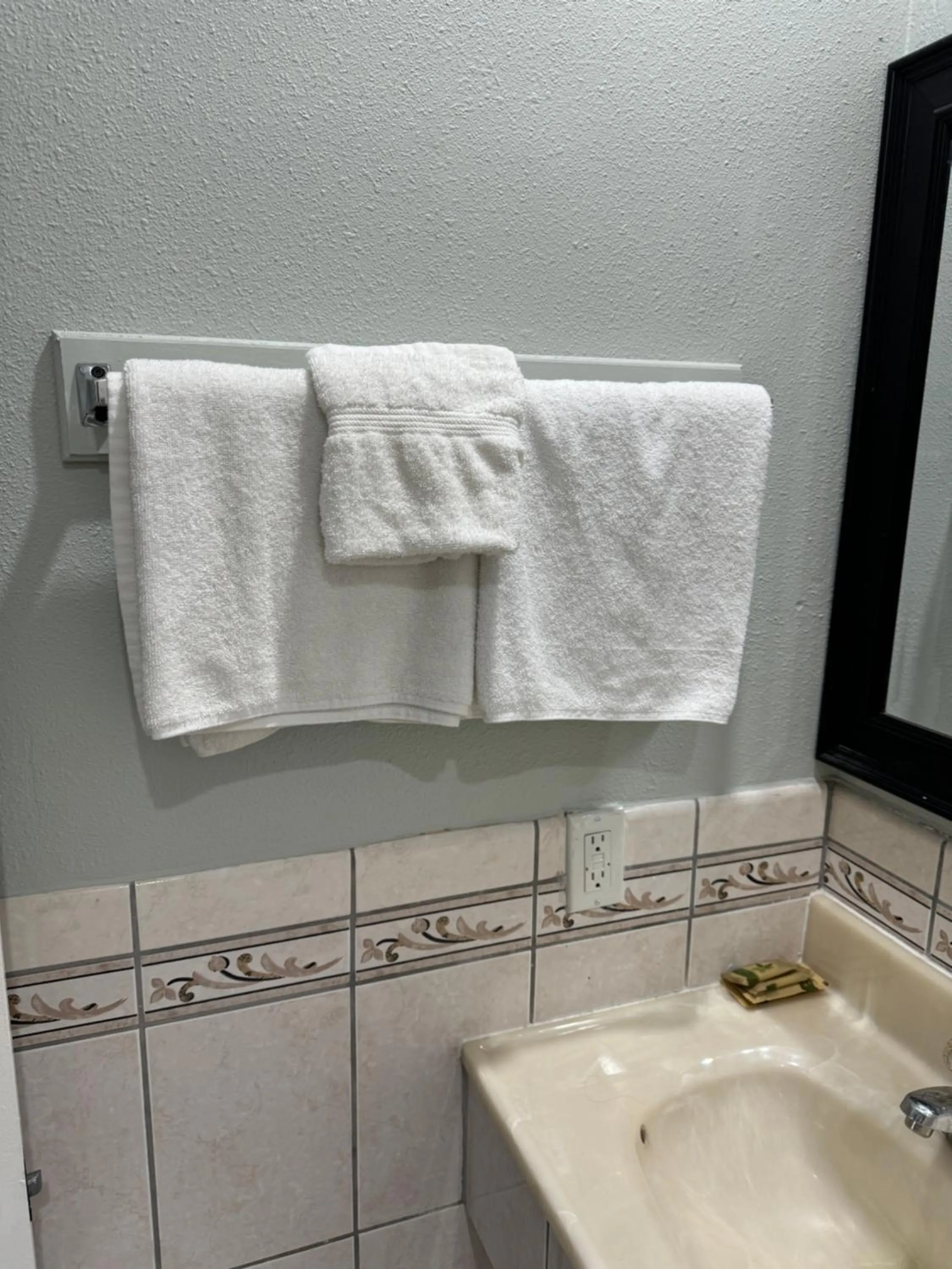 towels in La Cienega Inn Motel