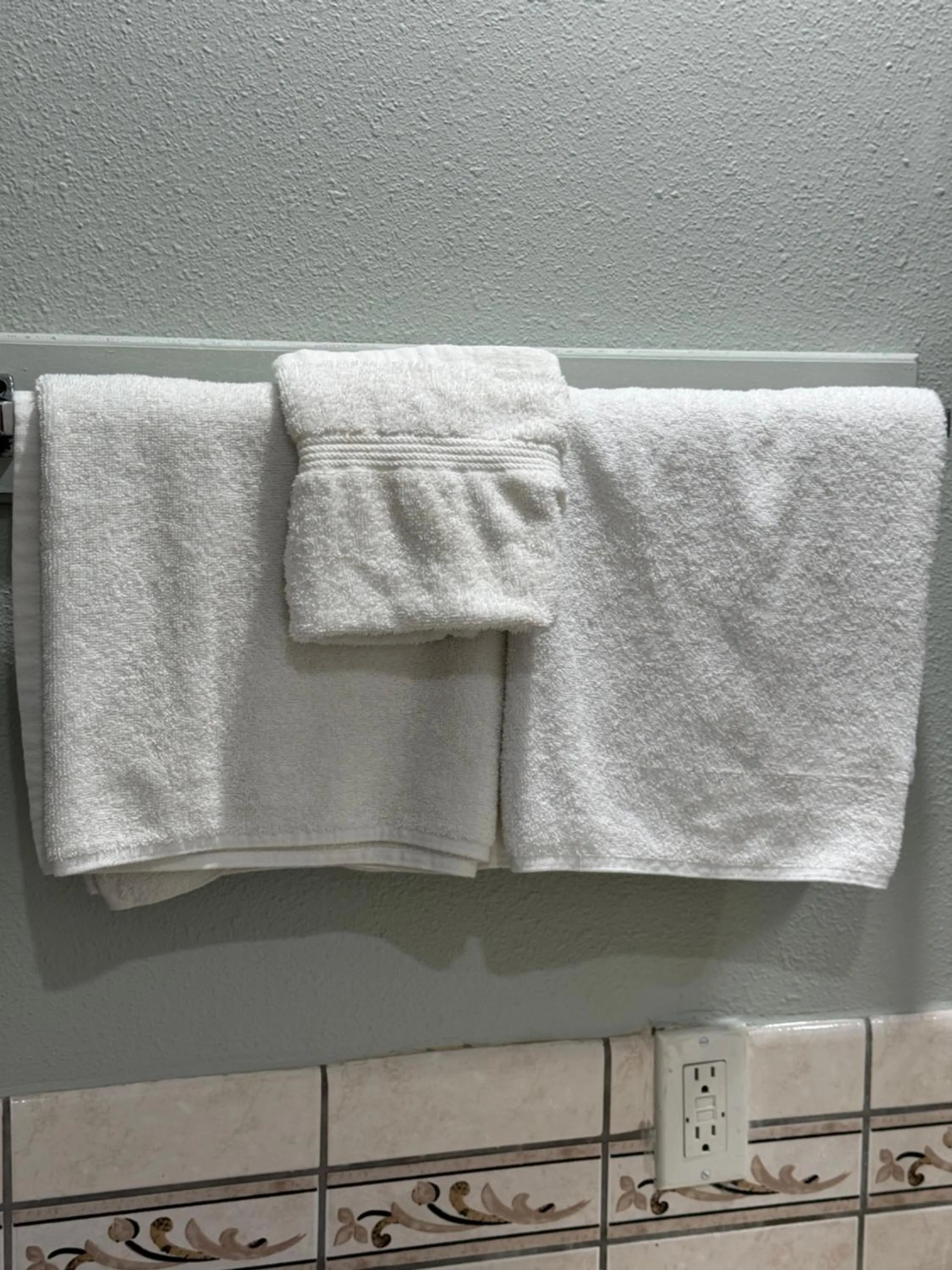 towels in La Cienega Inn Motel