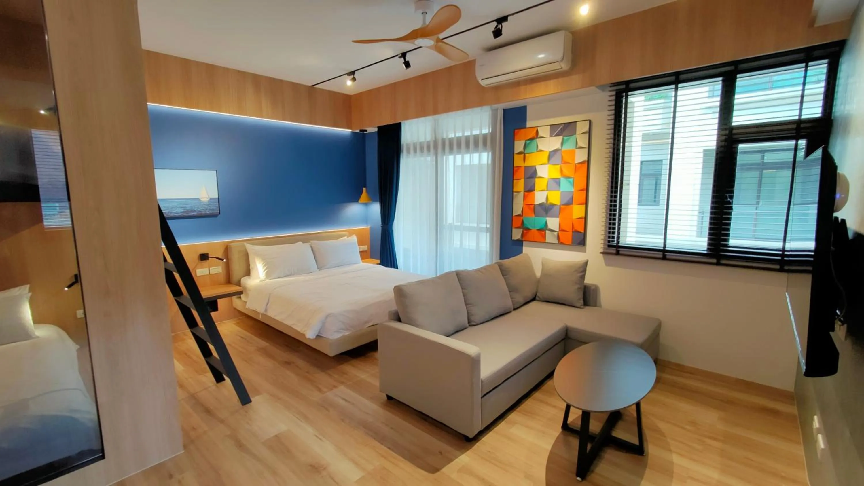 Riverbank Villa ll