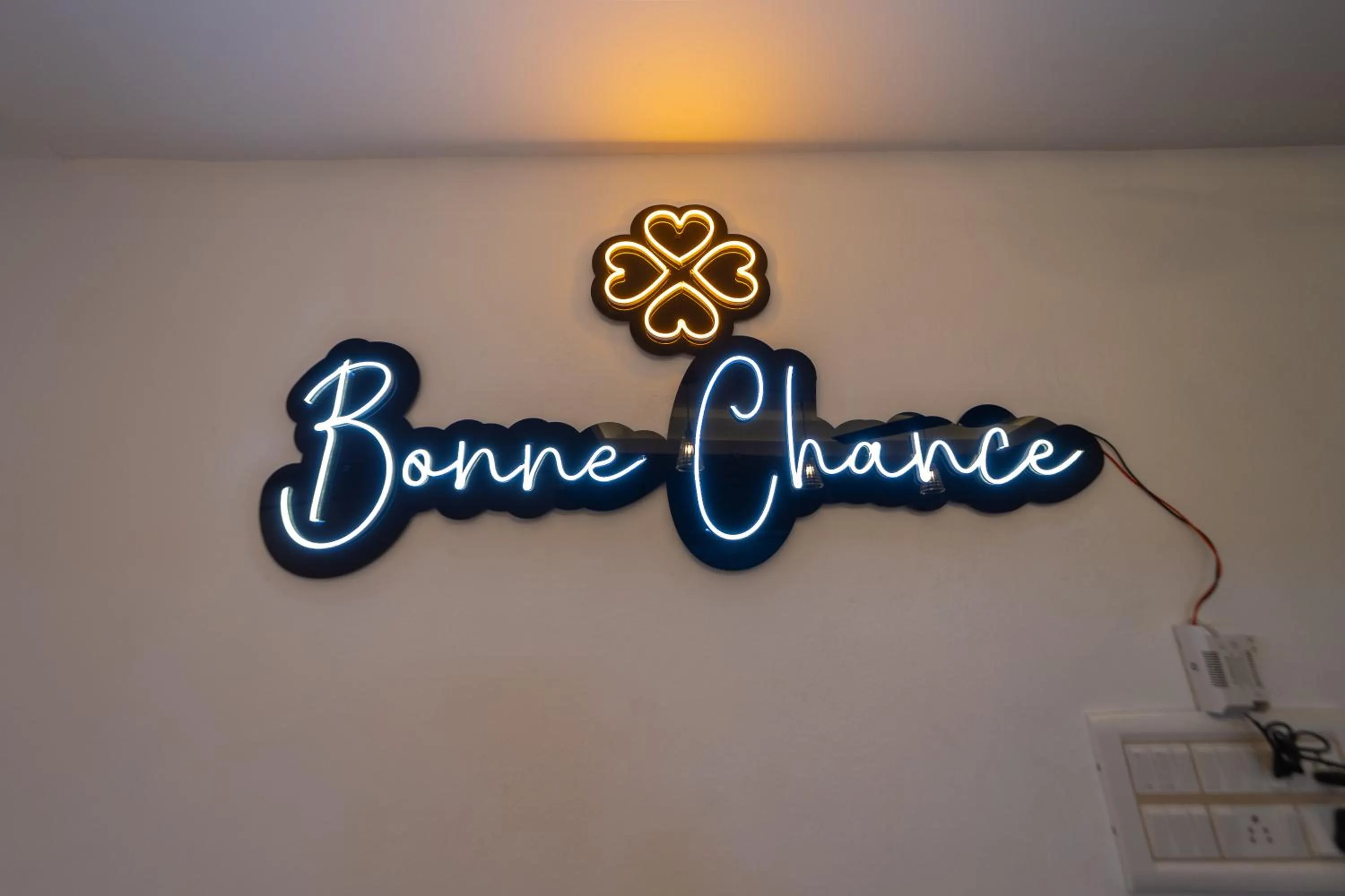 Logo/Certificate/Sign in Bonne Chance Heritage Residence