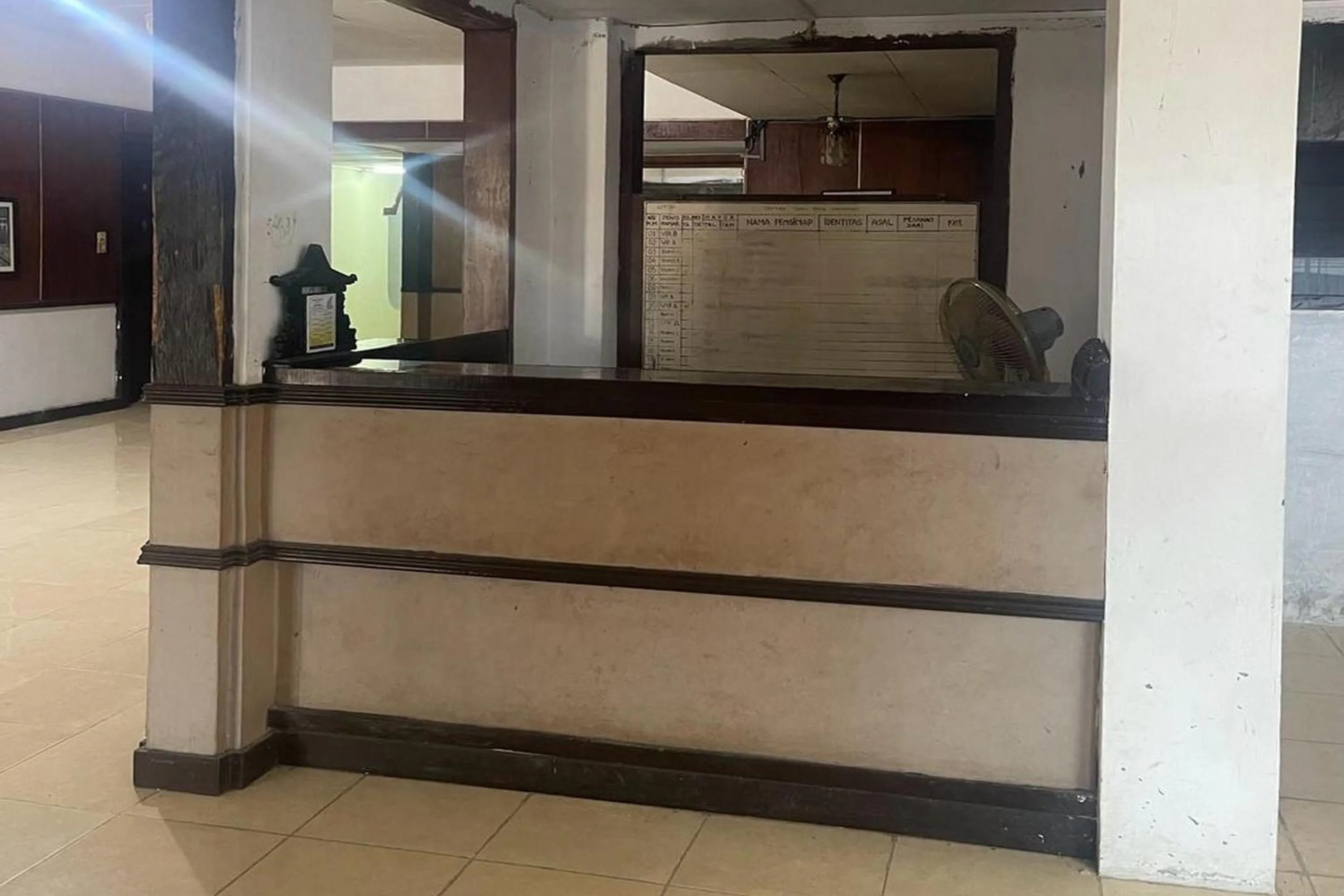 Lobby or reception in Hotel O Saril Riverside HomestayNearLapangan Musara Alun