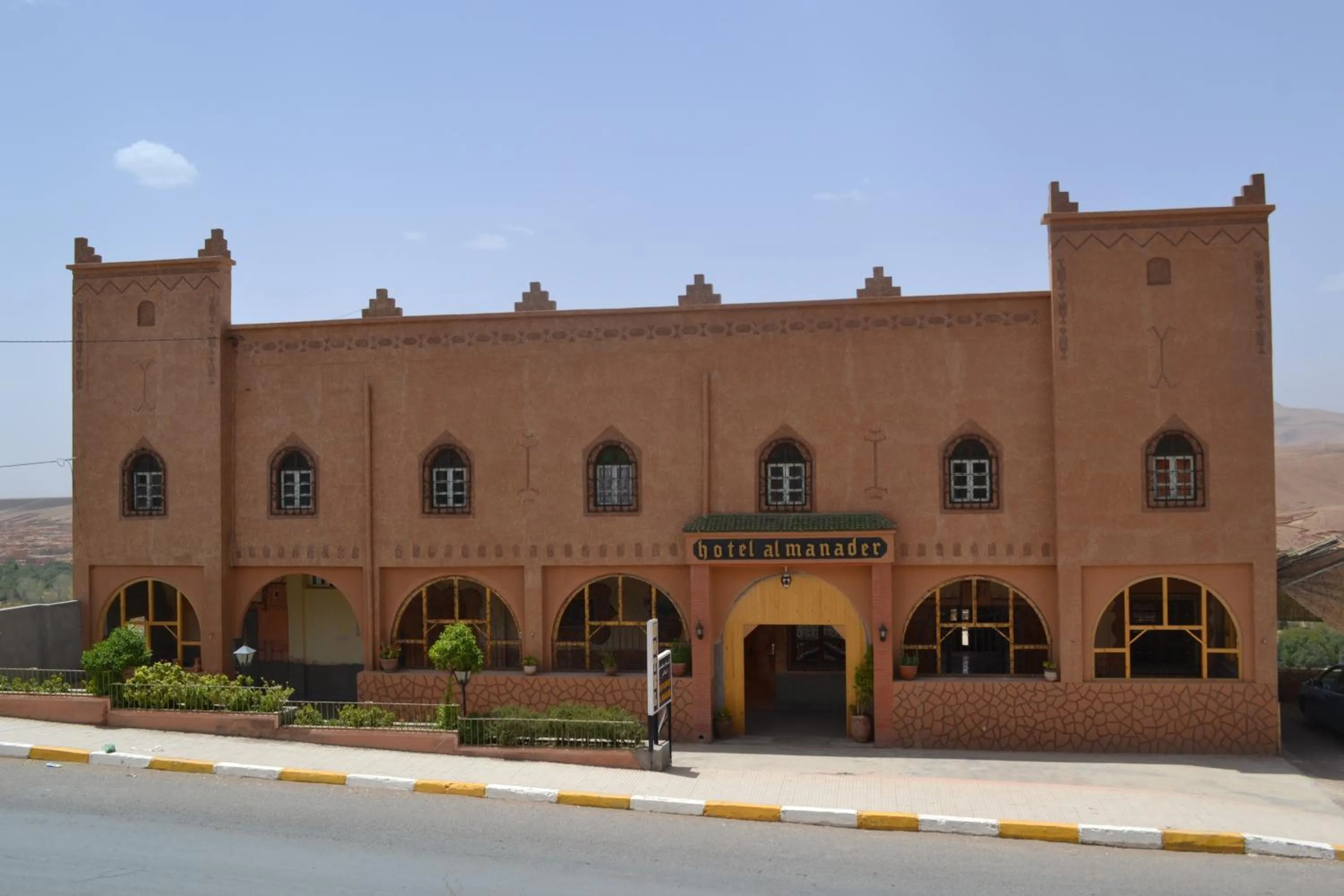 Facade/entrance in Hotel Almanader