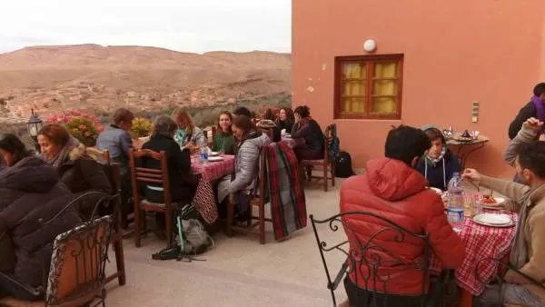 Patio in Hotel Almanader