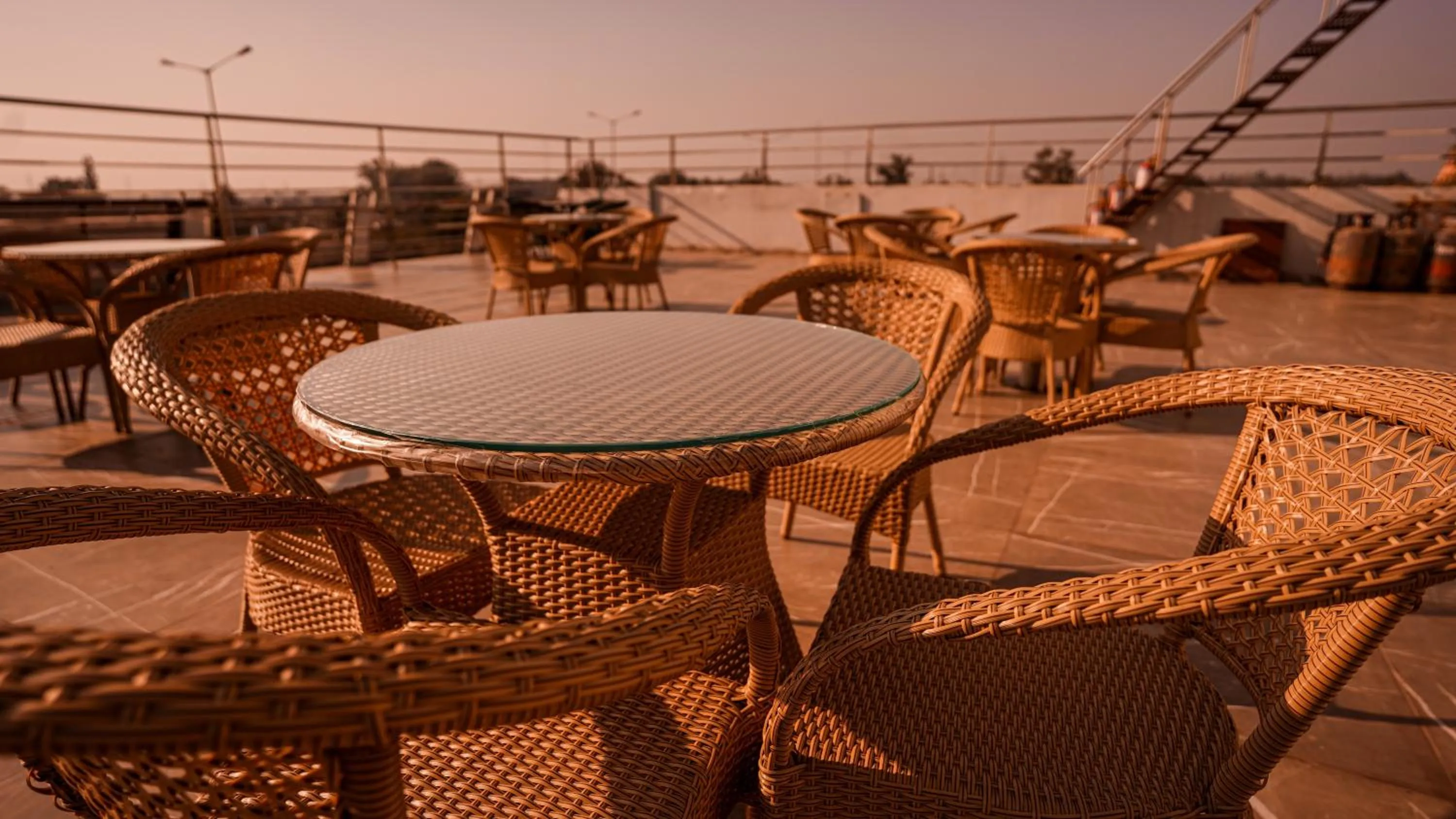 Restaurant/places to eat in Hotel Northwind Mohali