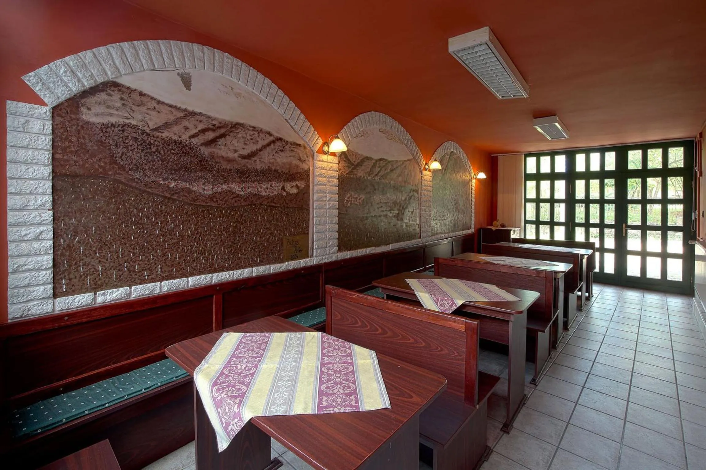 Communal lounge/ TV room, Restaurant/Places to Eat in Csillagtúra Panzió