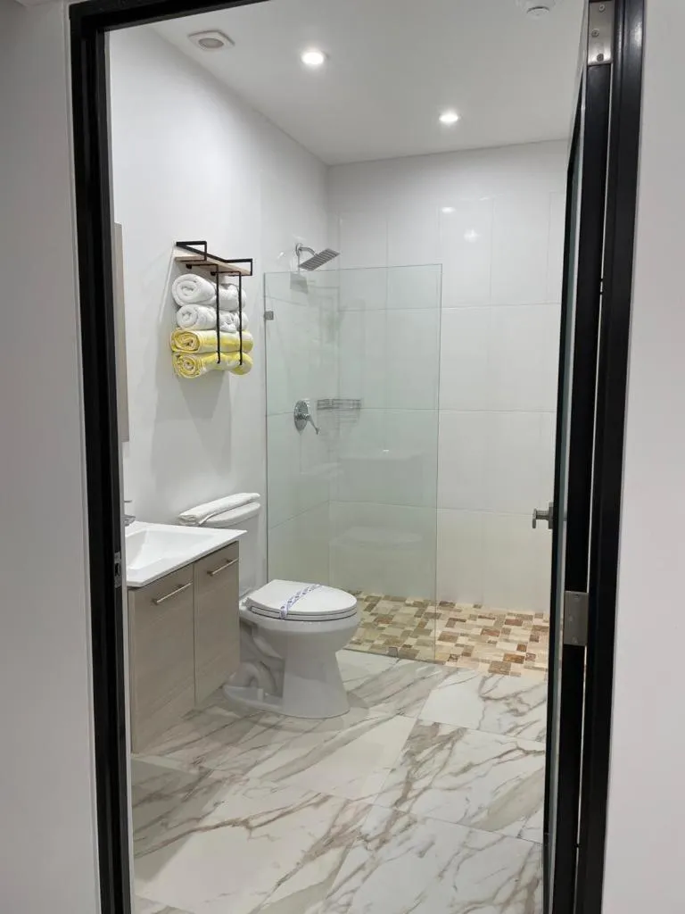 Shower in Arecibo Inn