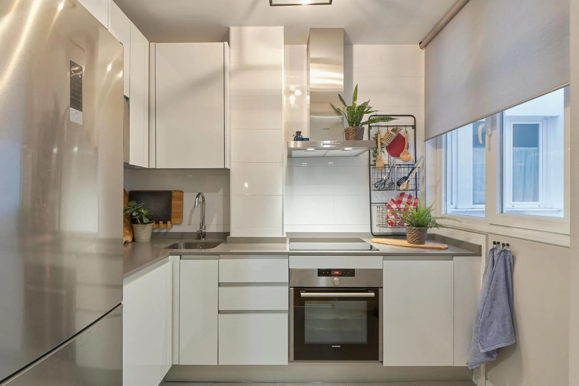 Kitchen or kitchenette in Somera Apartment in Malaga by Solaga Holiday Homes