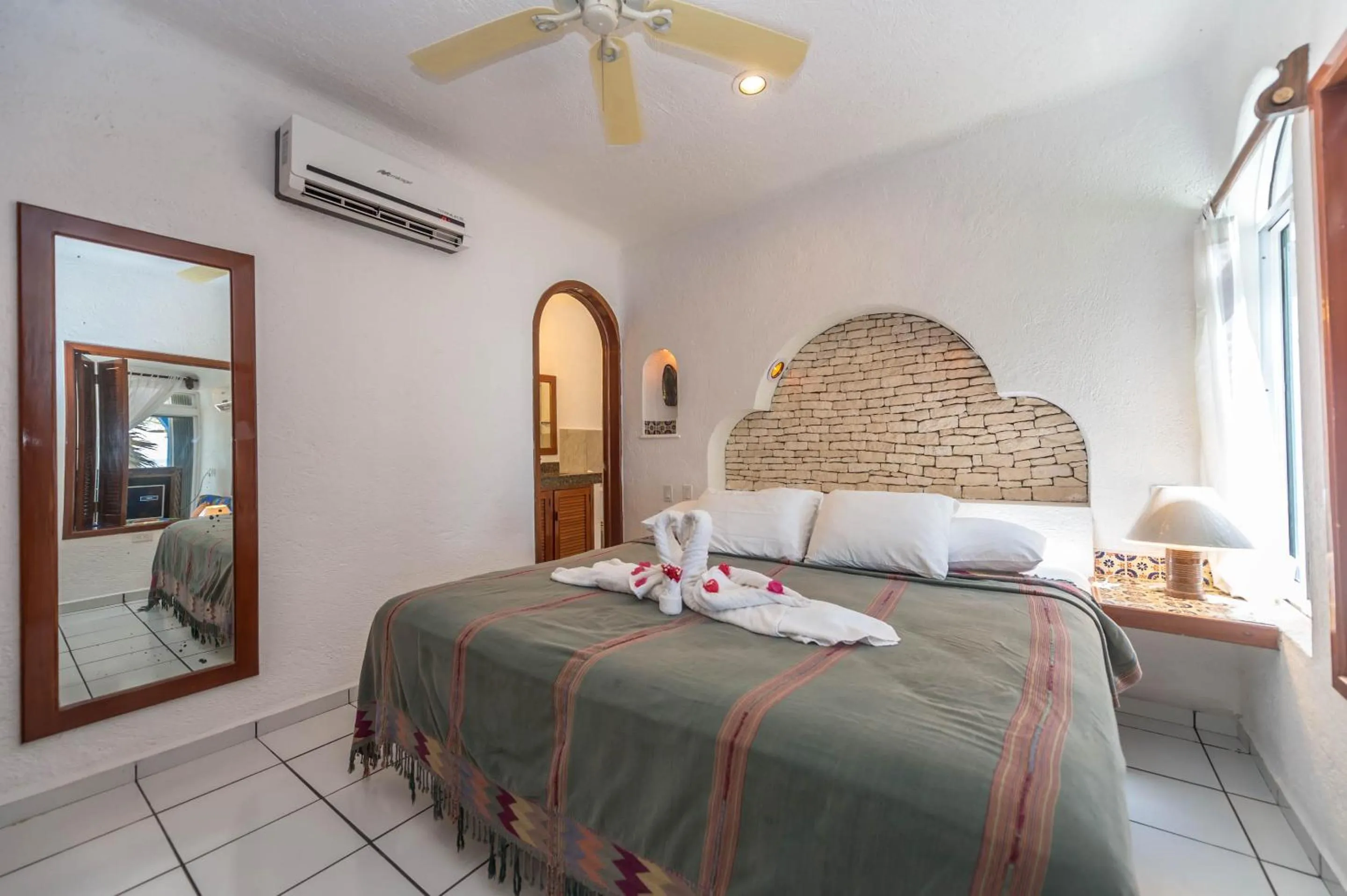 Bedroom, Bed in Del Sol Beachfront