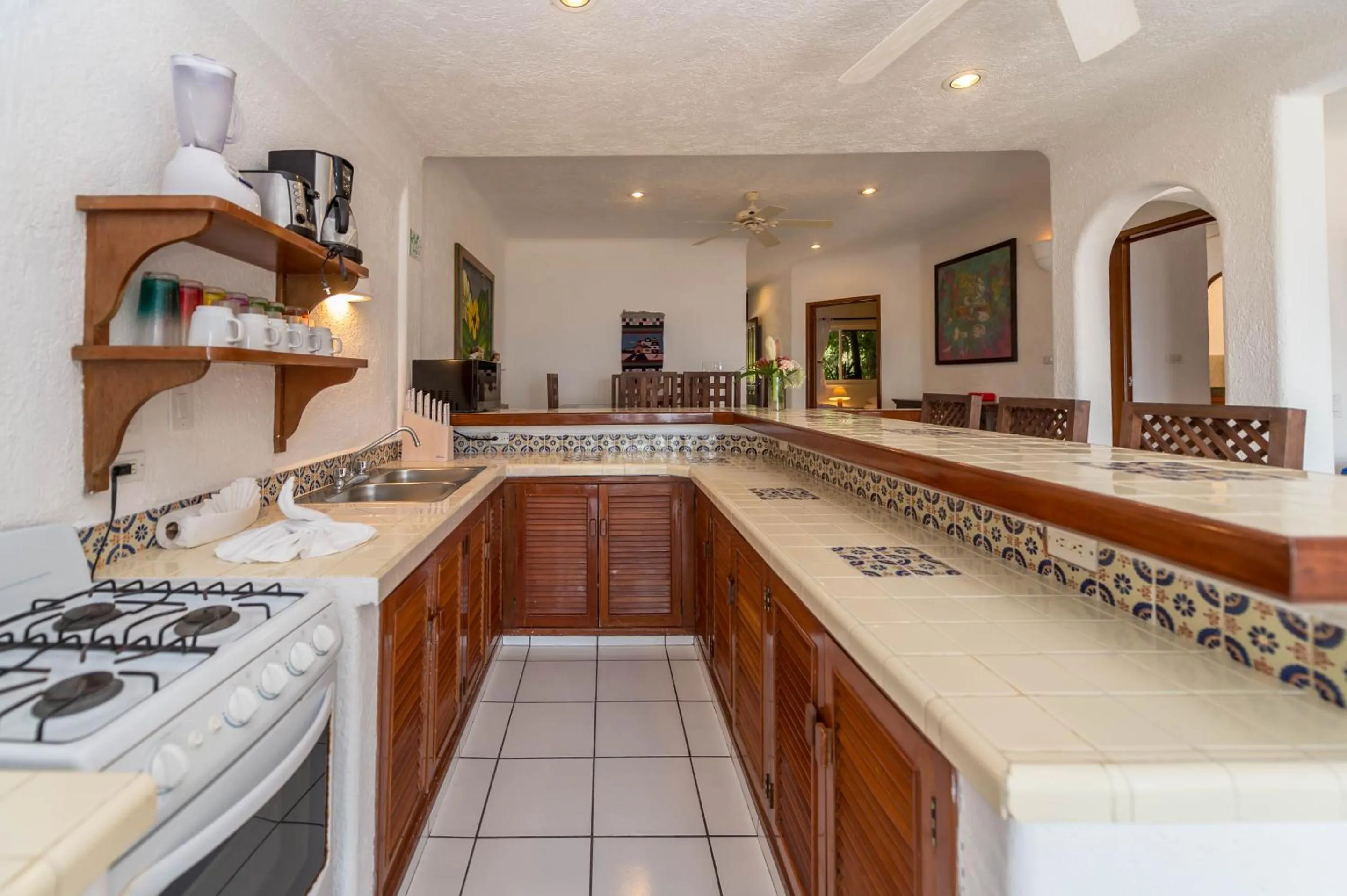 Kitchen or kitchenette in Del Sol Beachfront