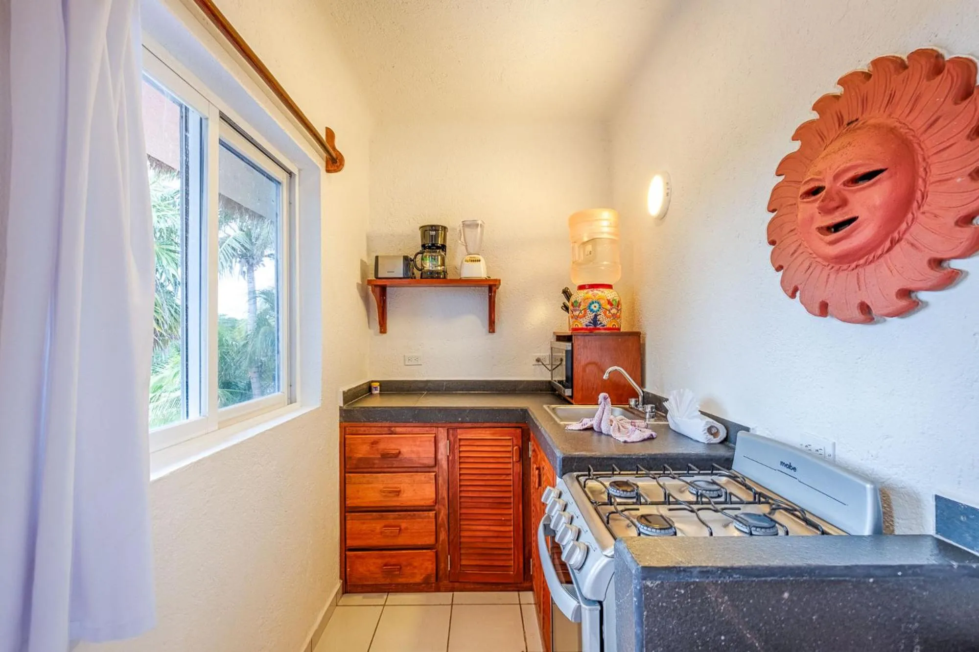 Kitchen or kitchenette in Del Sol Beachfront