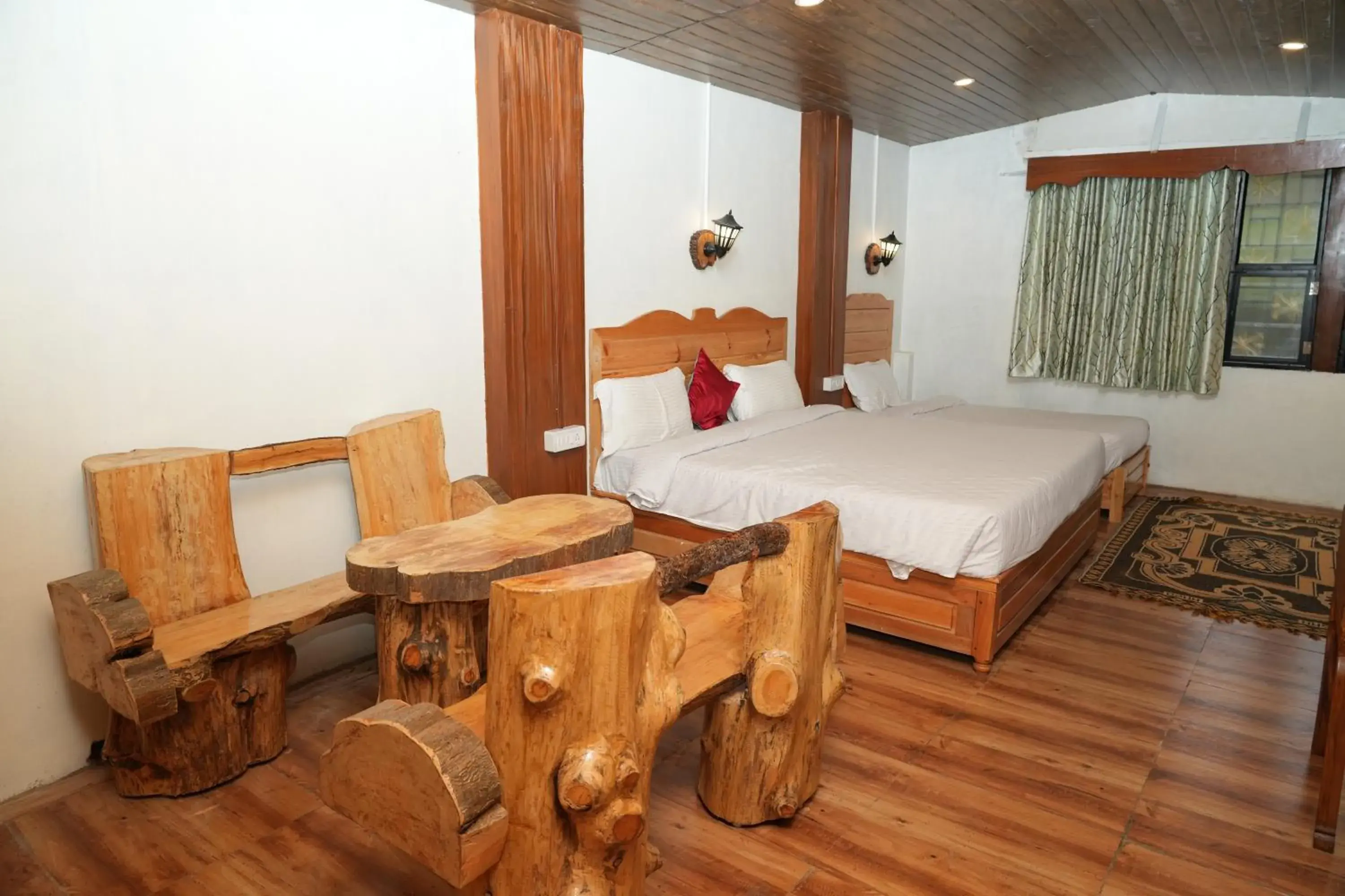 Classic Triple Room in Hotel Vetrivel by Brown Tree Classic Triple Room in Hotel Vetrivel by Brown Tree