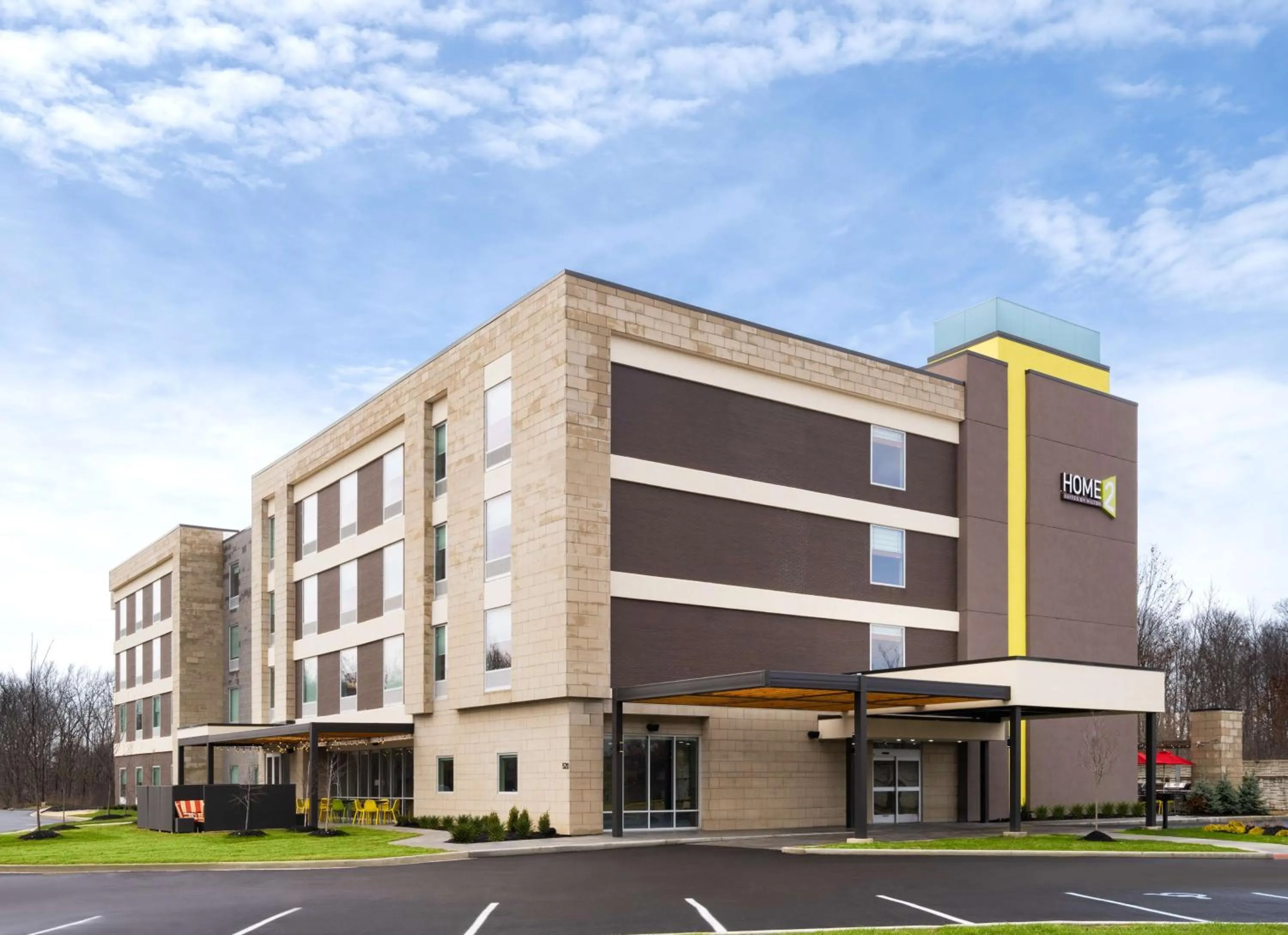 Property building in Home2 Suites By Hilton Brownsburg