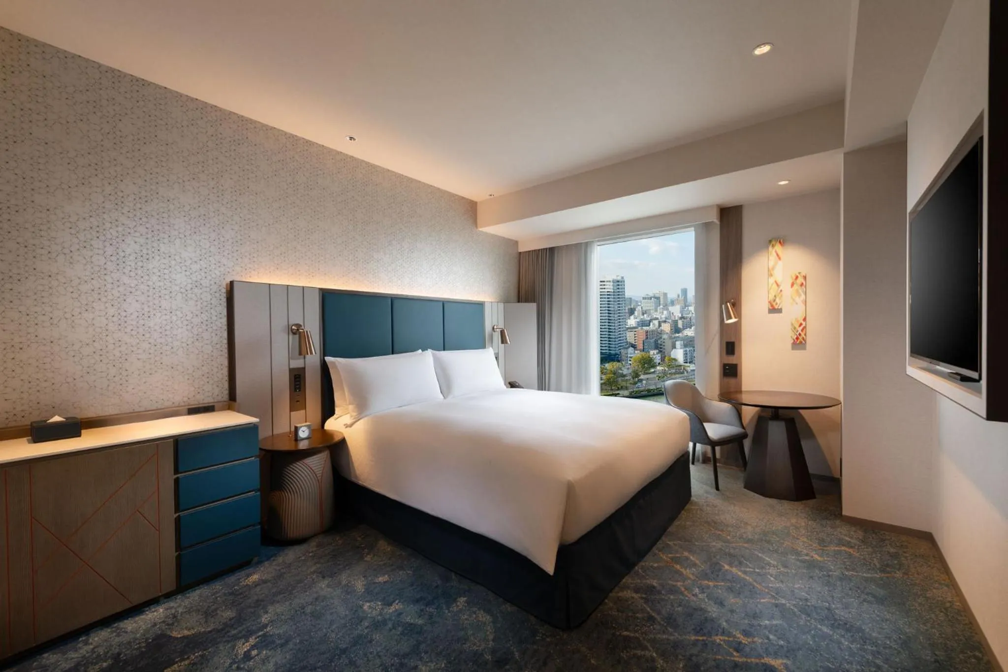Photo of the whole room, Bed in DoubleTree by Hilton Osaka Castle