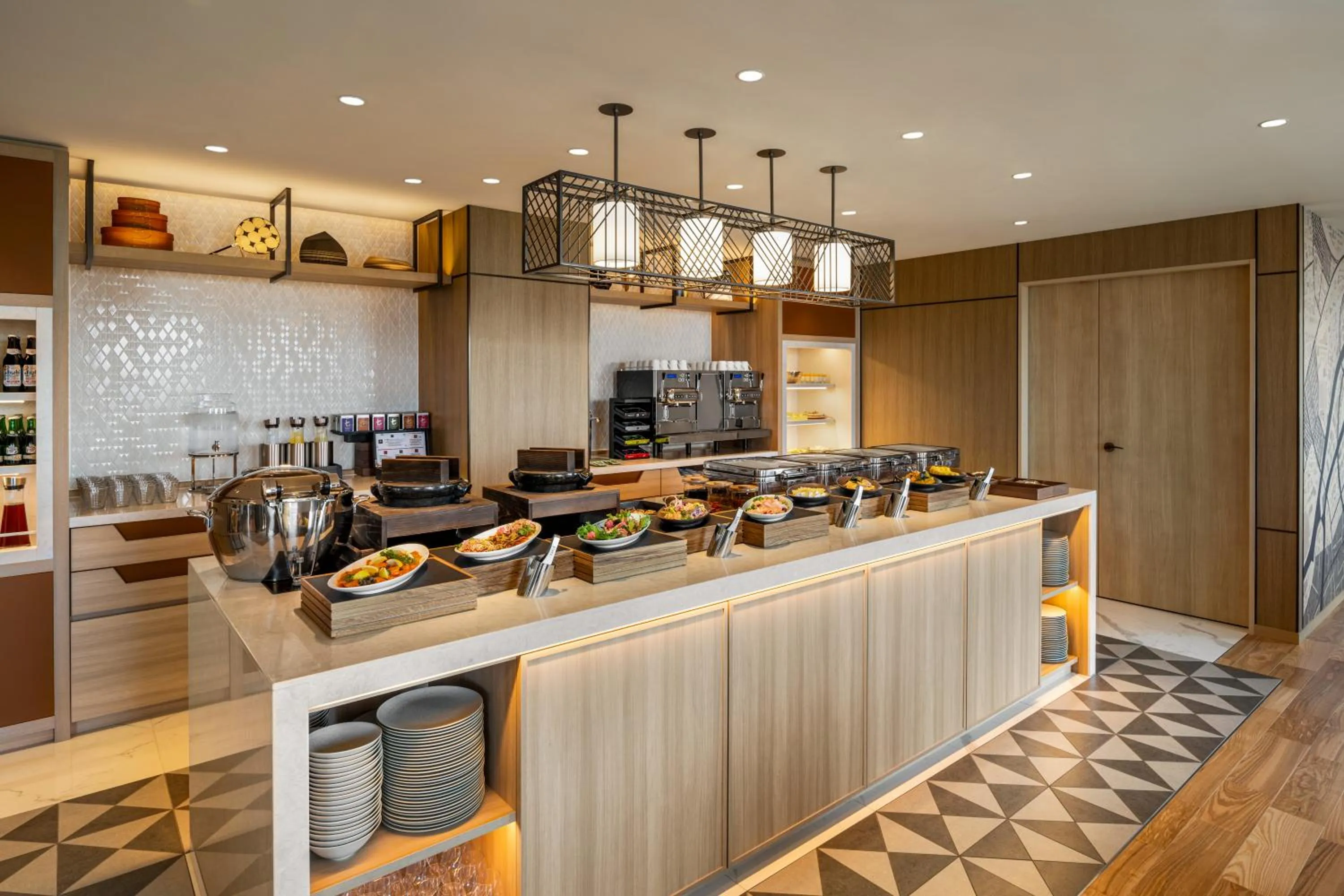 Lounge or bar in DoubleTree by Hilton Osaka Castle