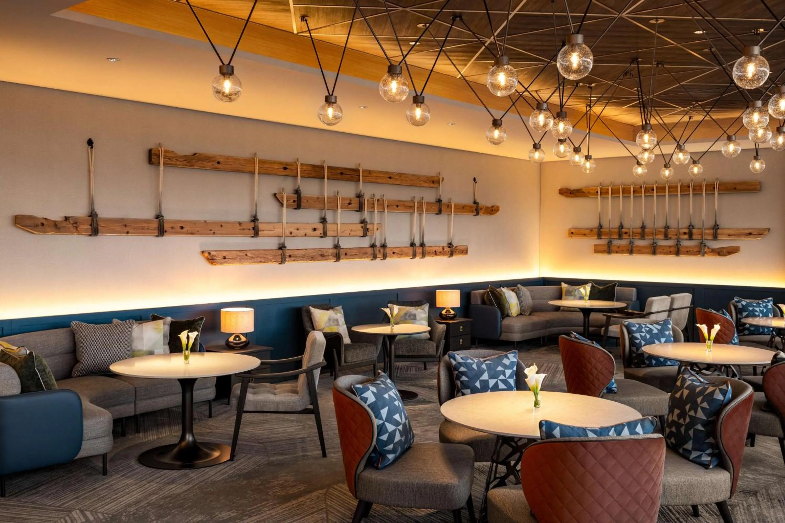 Restaurant/places to eat in DoubleTree by Hilton Osaka Castle