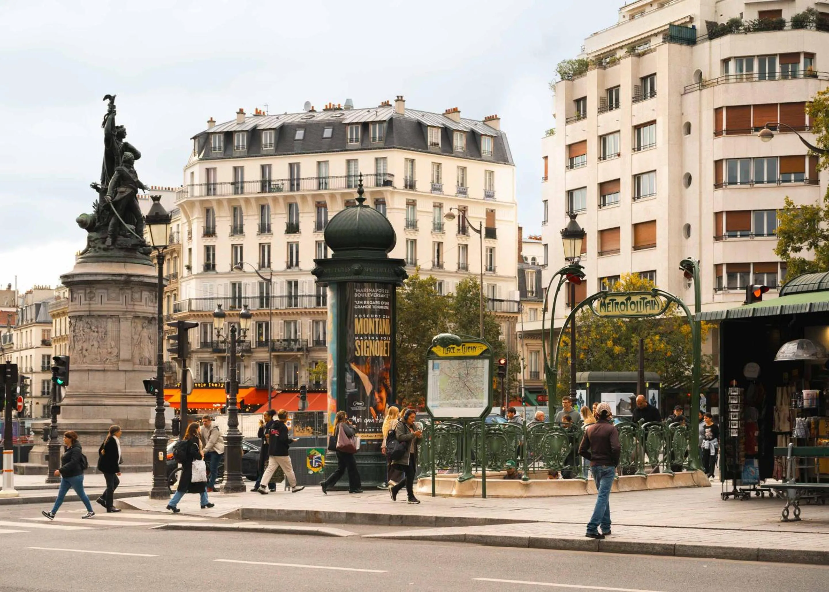 Neighbourhood in Limehome Paris Montmartre