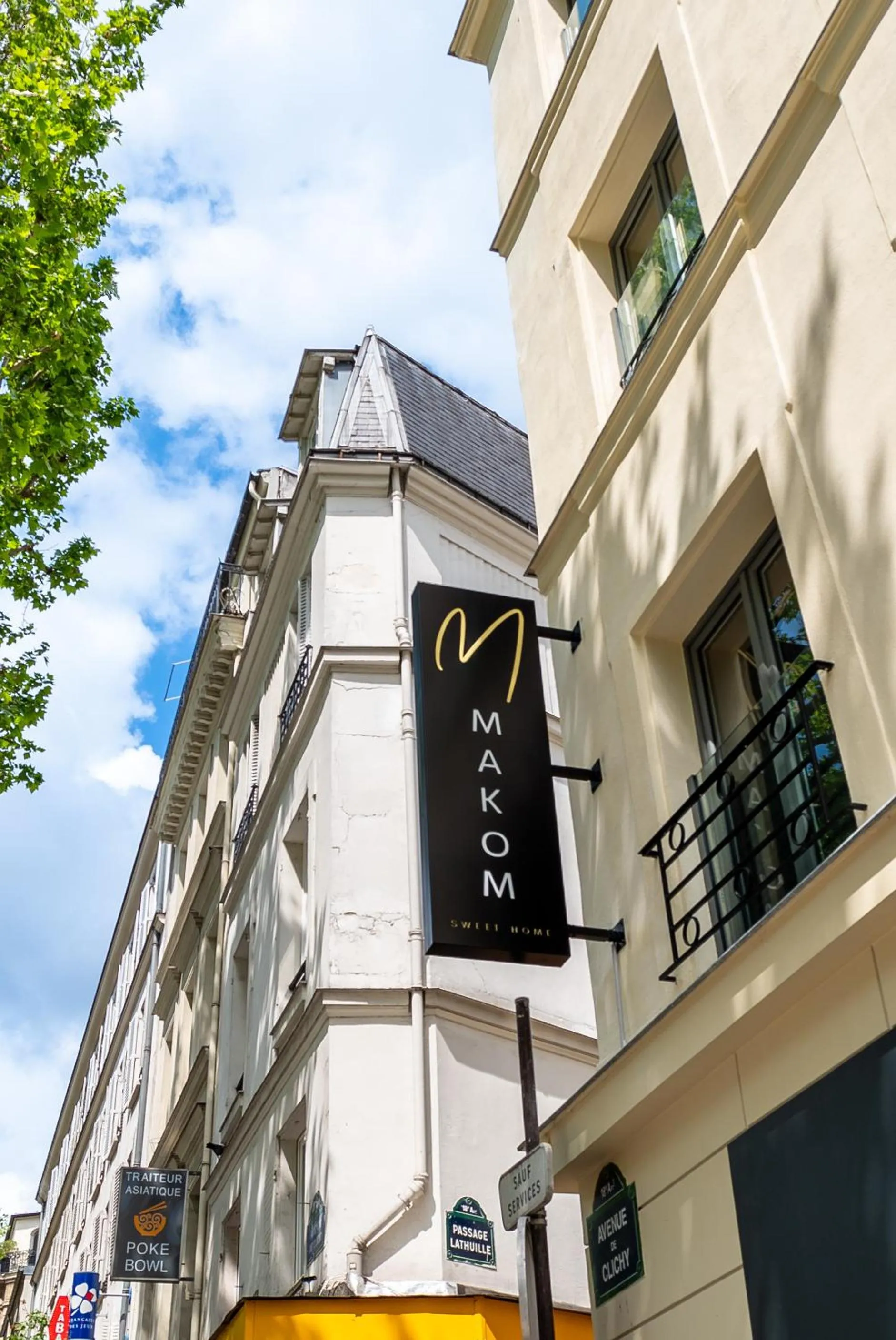 Property logo or sign in Makom Montmartre