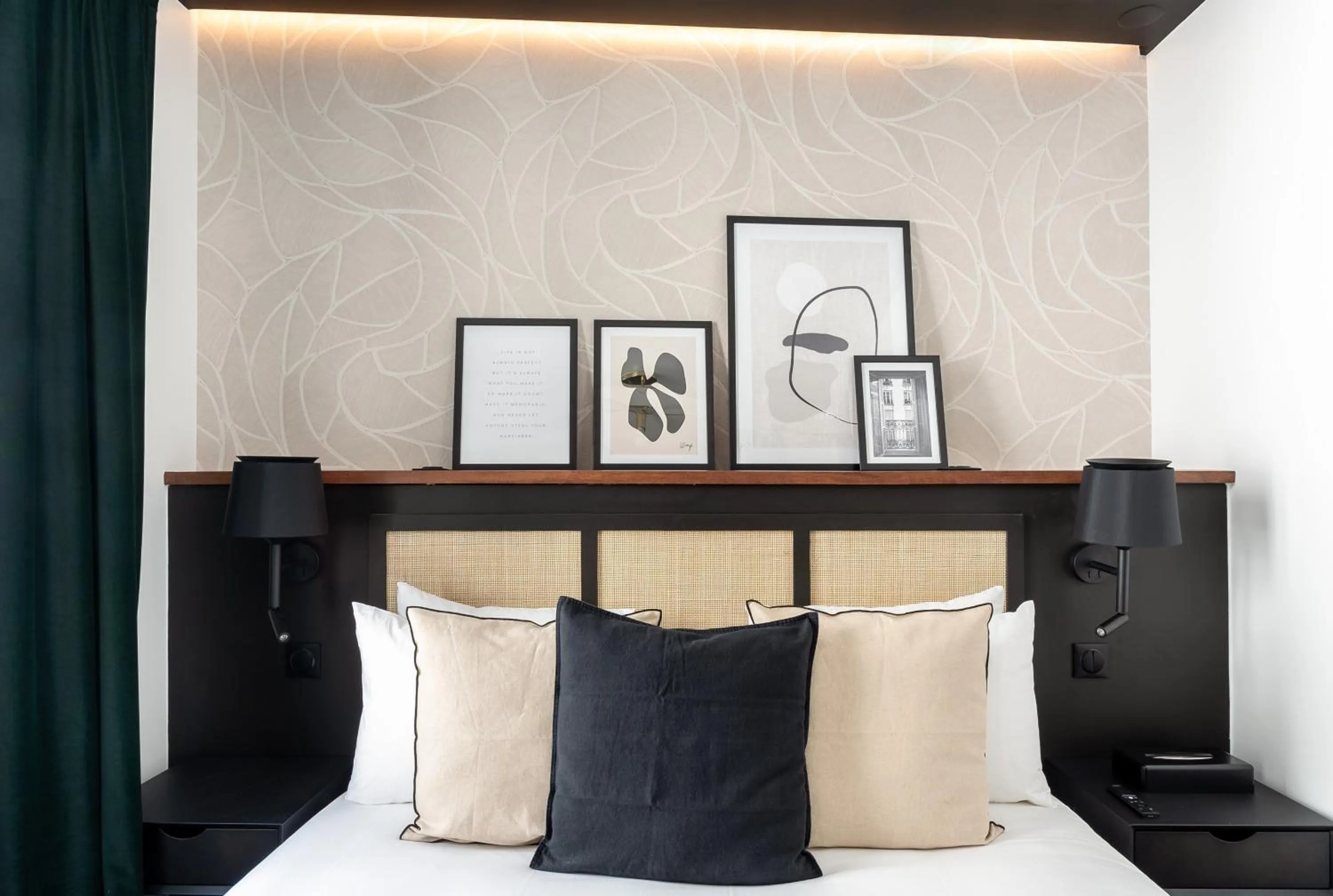 Living room in Makom Montmartre