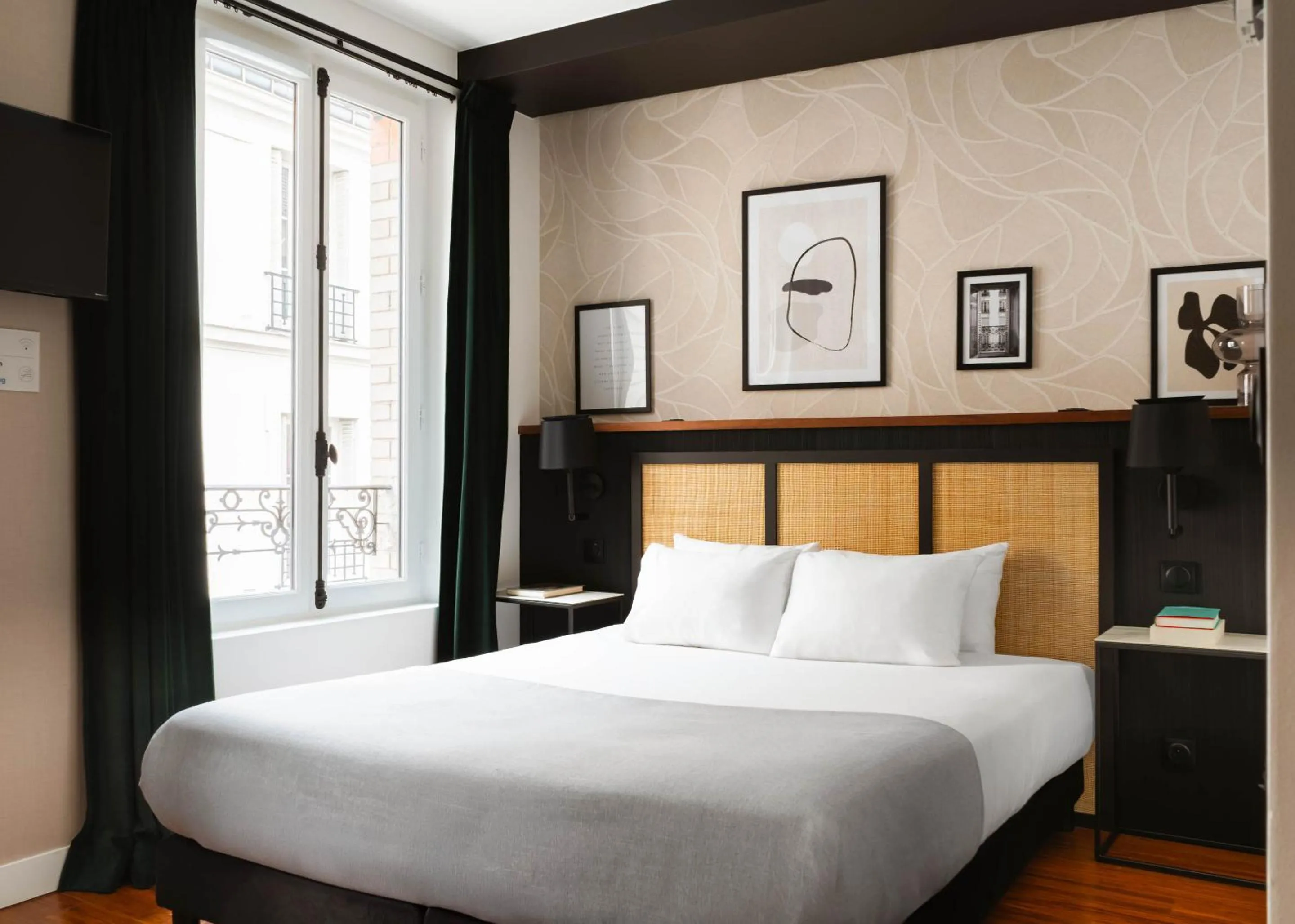 Bed in Limehome Paris Montmartre