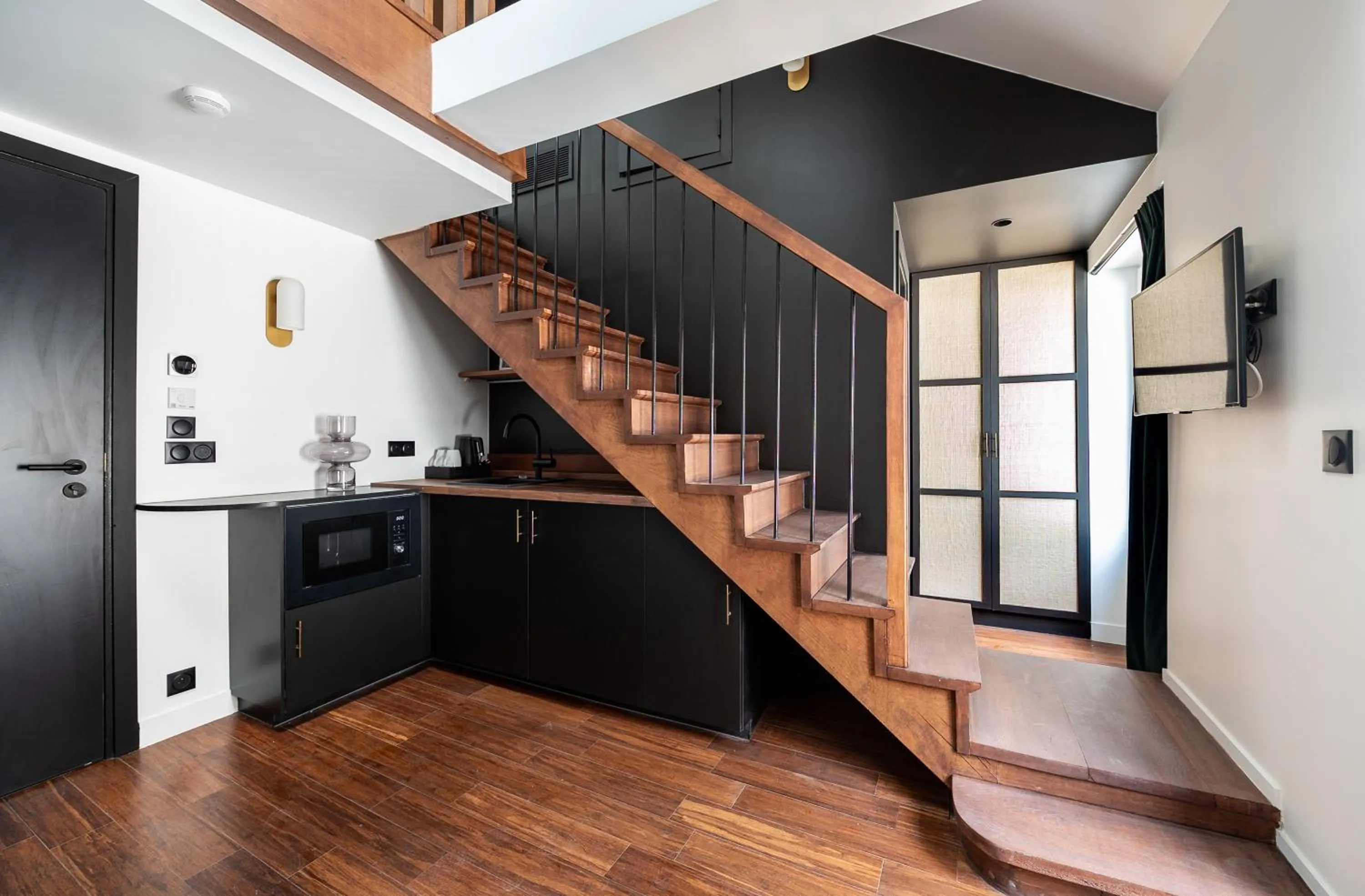 Kitchen or kitchenette in Makom Montmartre