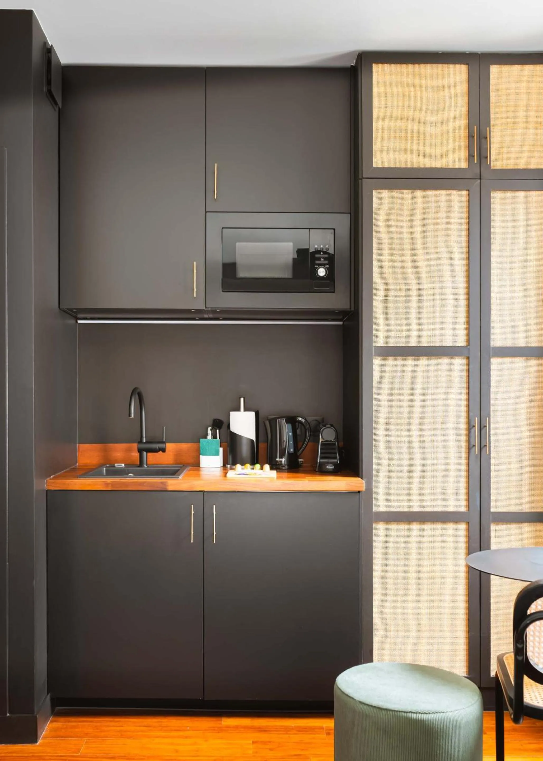 Coffee/tea facilities in Limehome Paris Montmartre