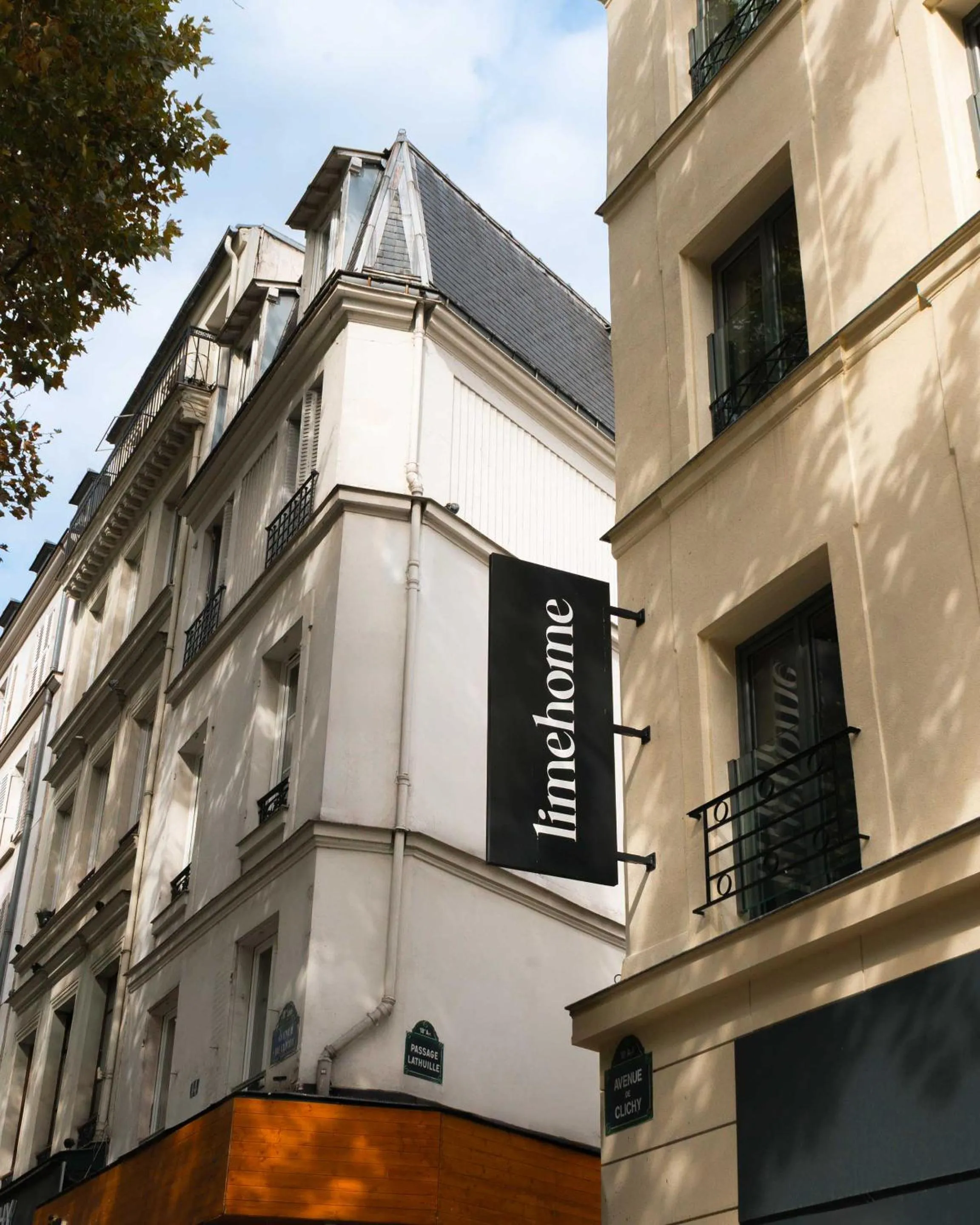 Property building in Limehome Paris Montmartre