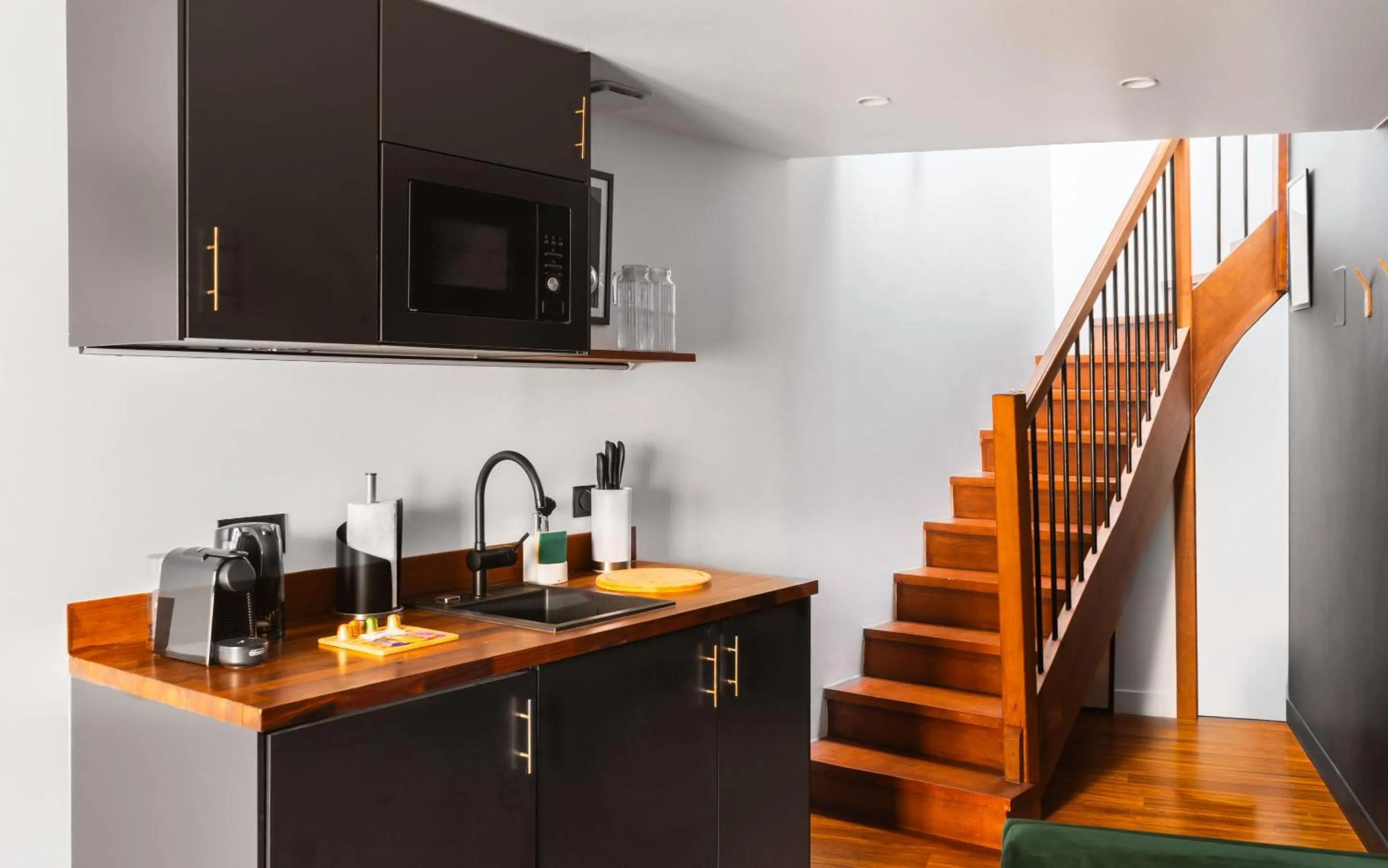 Coffee/tea facilities in Limehome Paris Montmartre