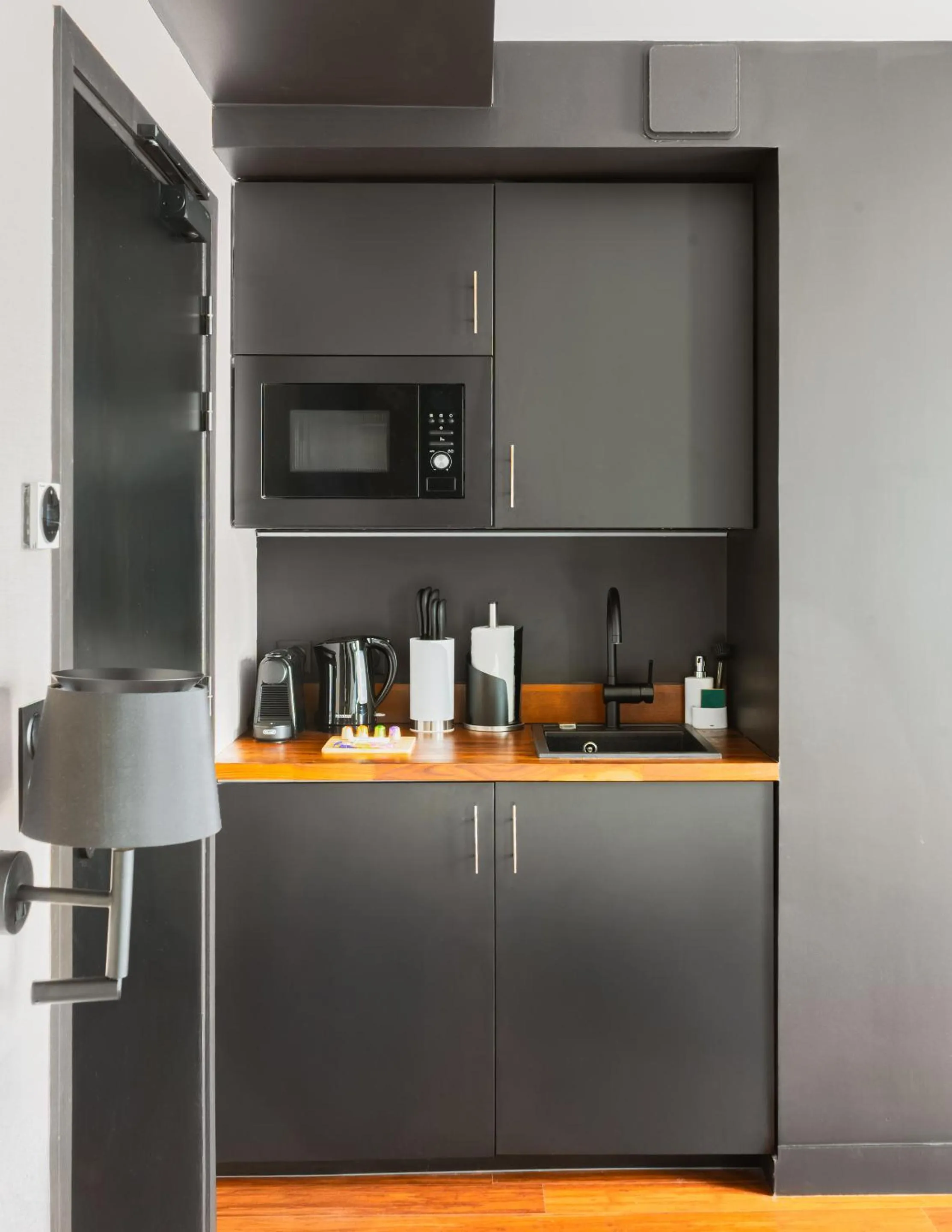 Coffee/tea facilities in Limehome Paris Montmartre