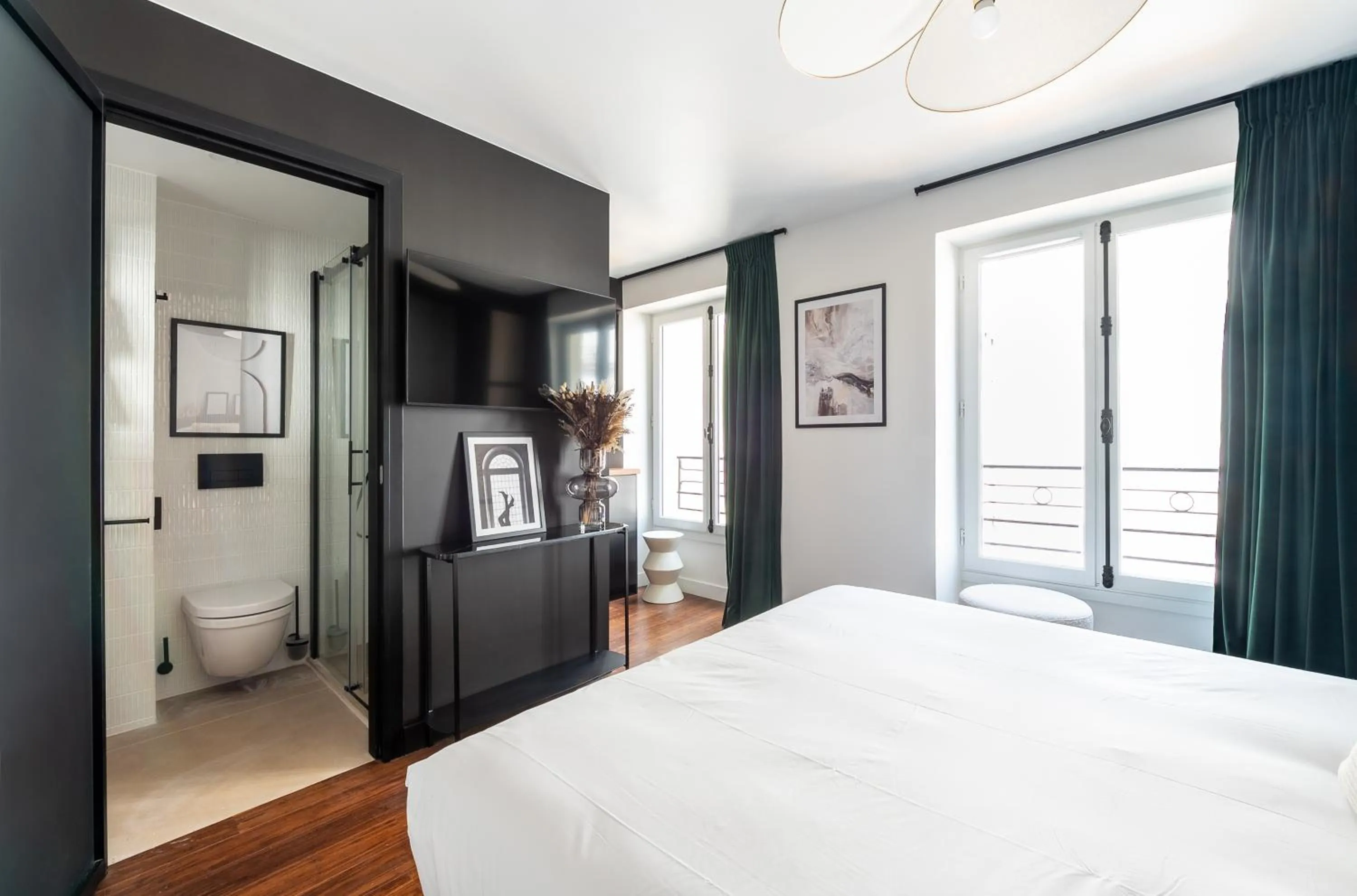 Bed in Makom Montmartre