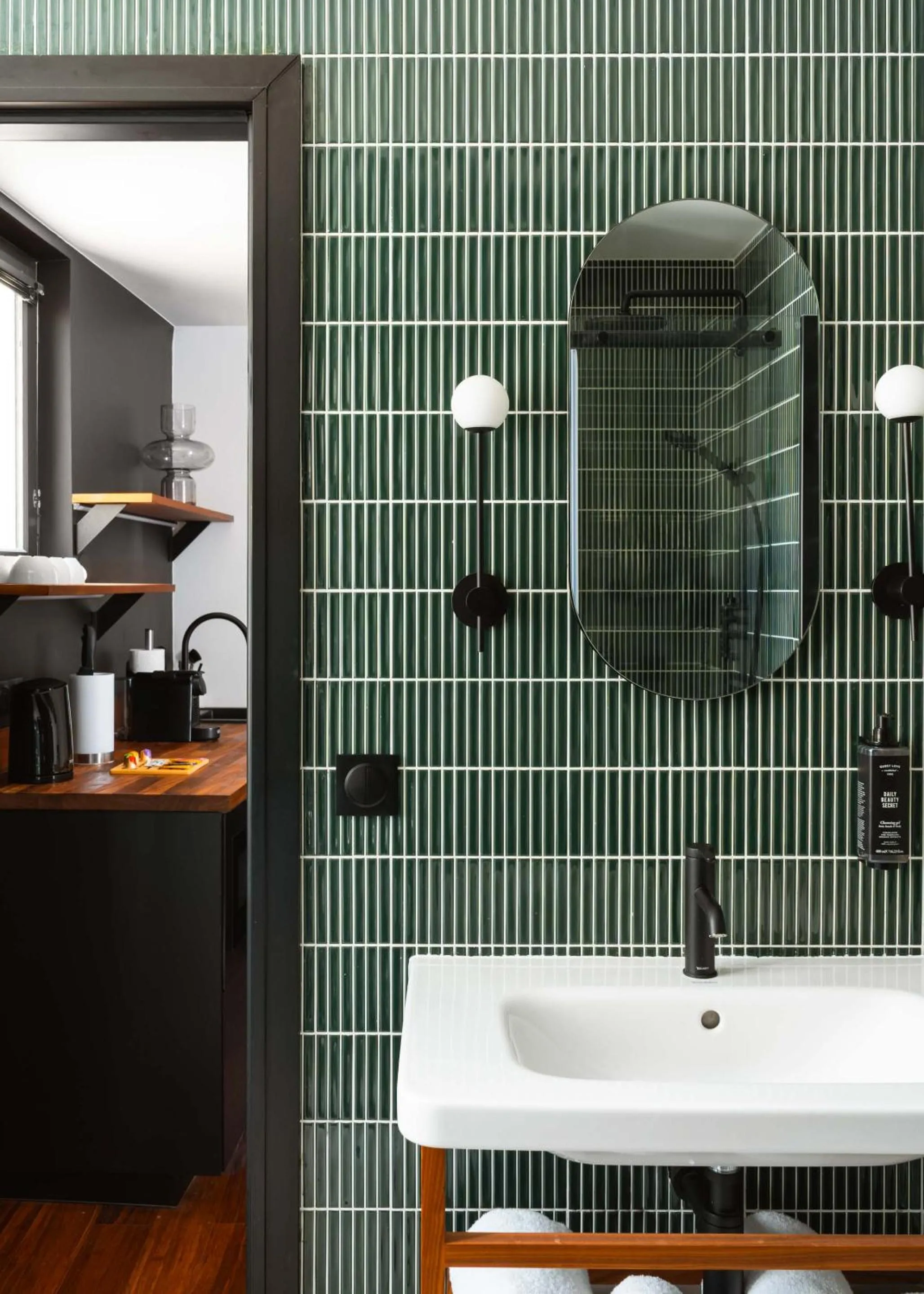 Shower in Limehome Paris Montmartre