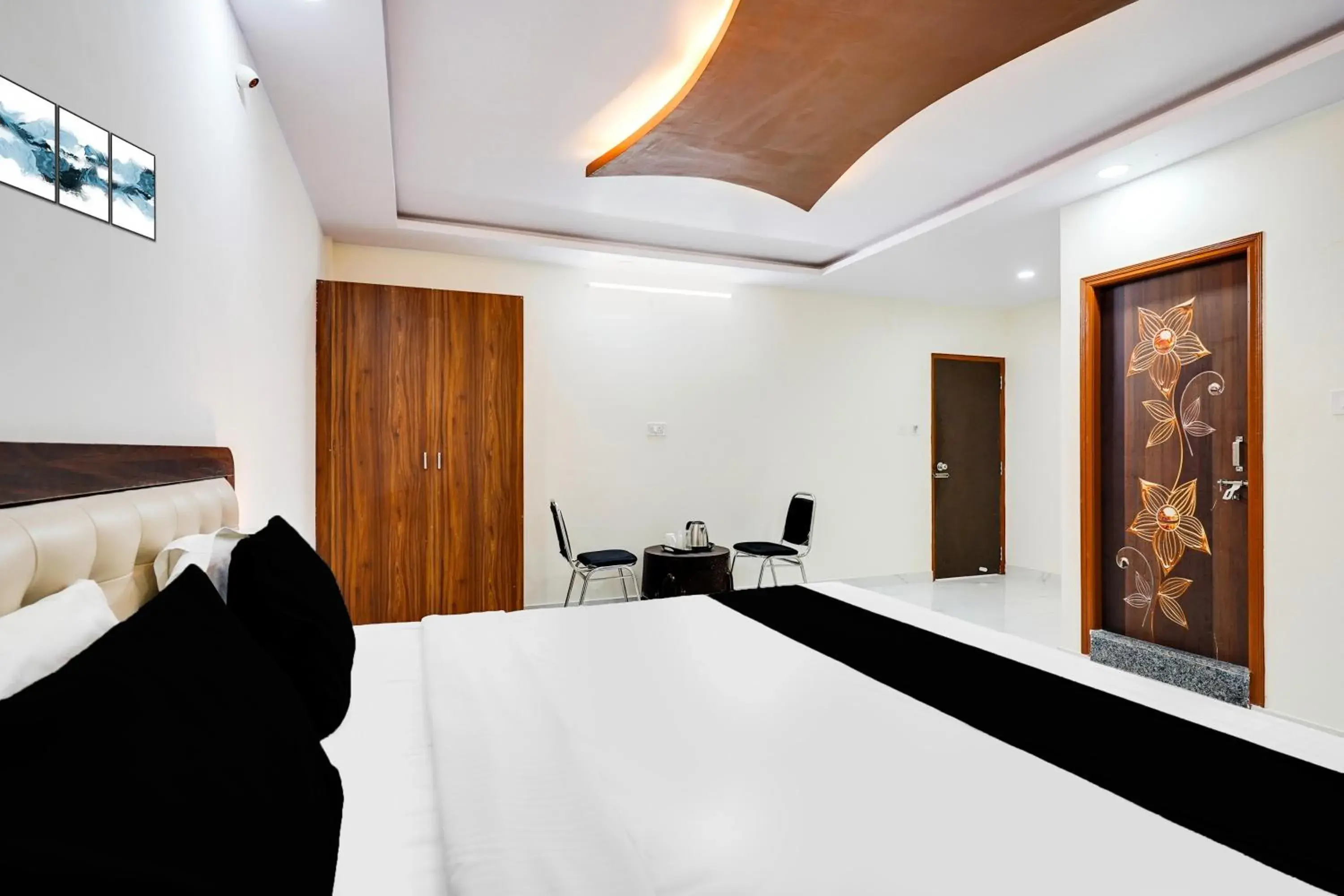 Bedroom in Super Townhouse Bidadi Formerly Royal Garuda Bedroom in Super Townhouse Bidadi Formerly Royal Garuda