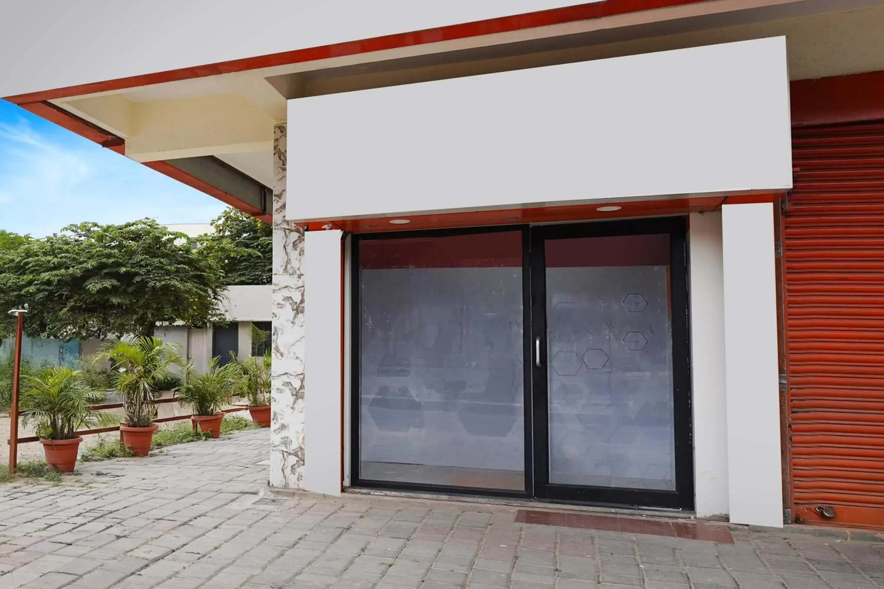 Facade/entrance in Super Townhouse Bidadi Formerly Royal Garuda Facade/entrance in Super Townhouse Bidadi Formerly Royal Garuda