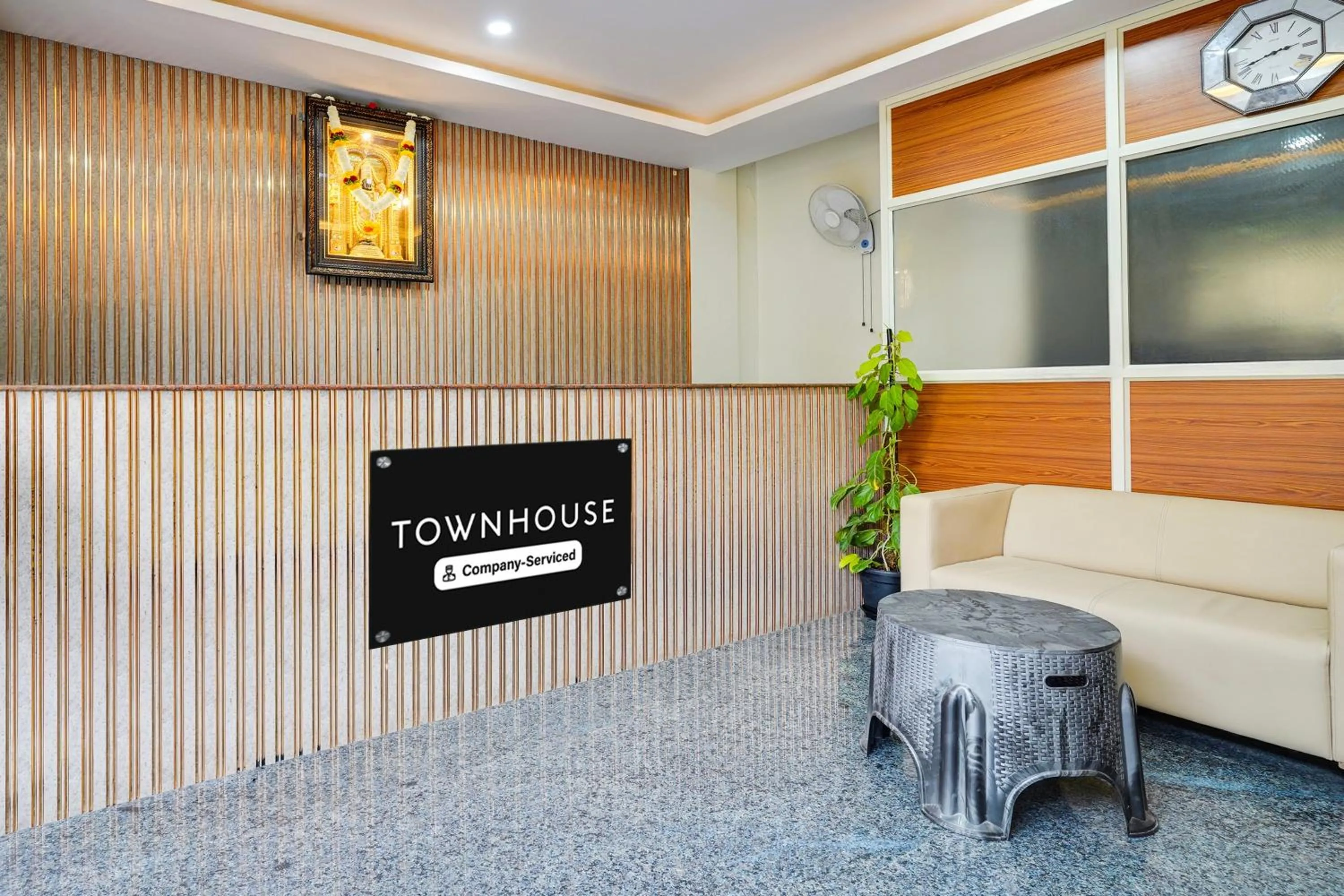 Lobby or reception in Super Townhouse Bidadi Formerly Royal Garuda