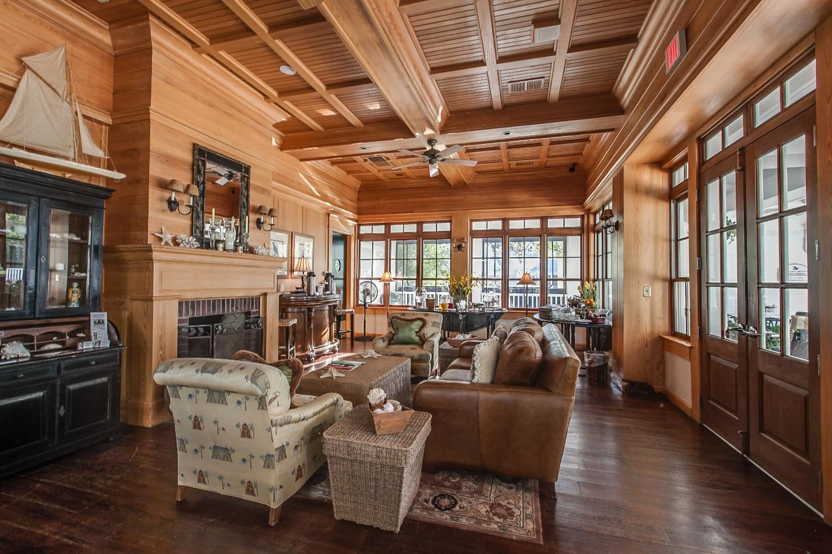 Restaurant/places to eat in The Cottages on Charleston Harbor