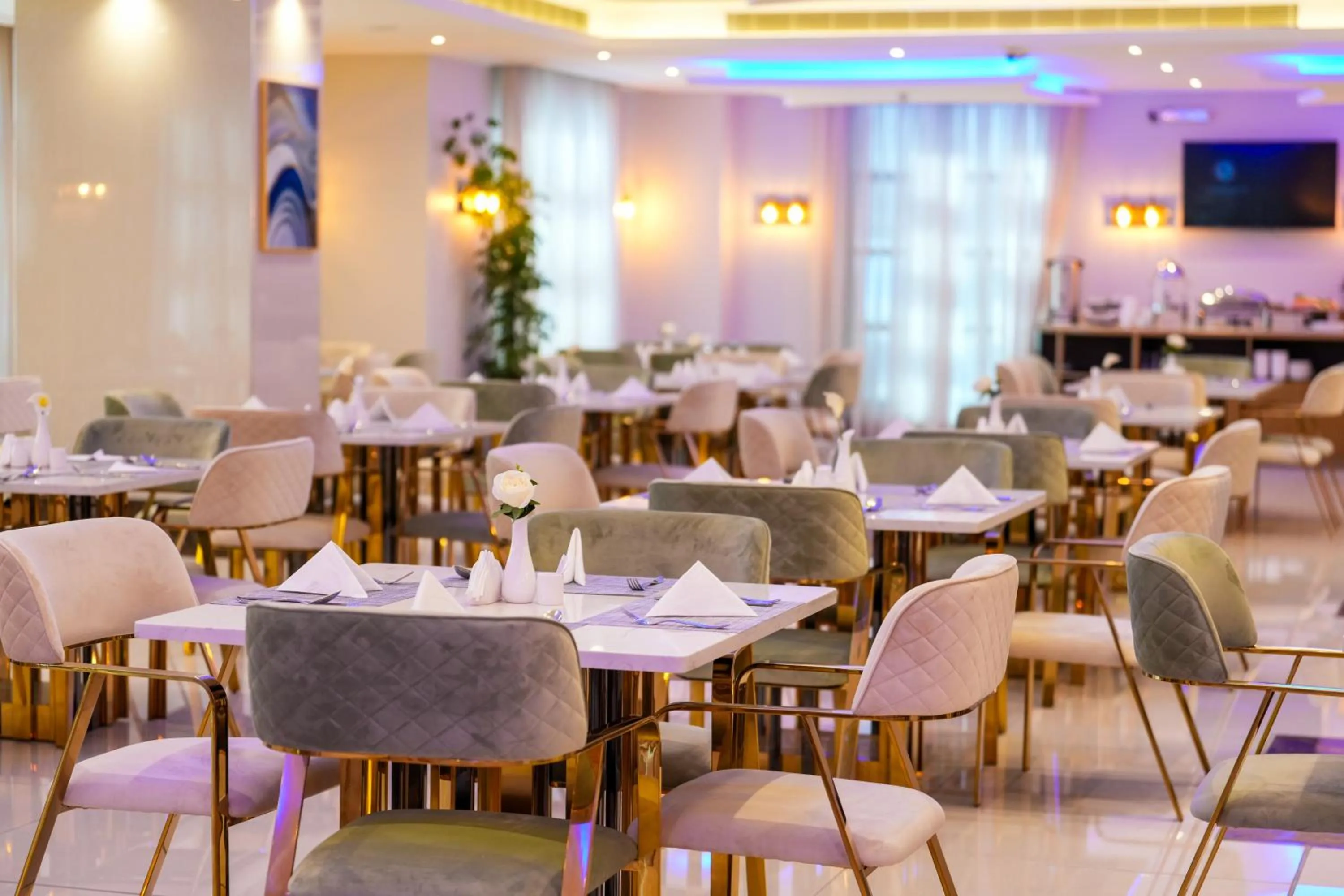 Restaurant/places to eat in Paradise Nice Hotel Jeddah