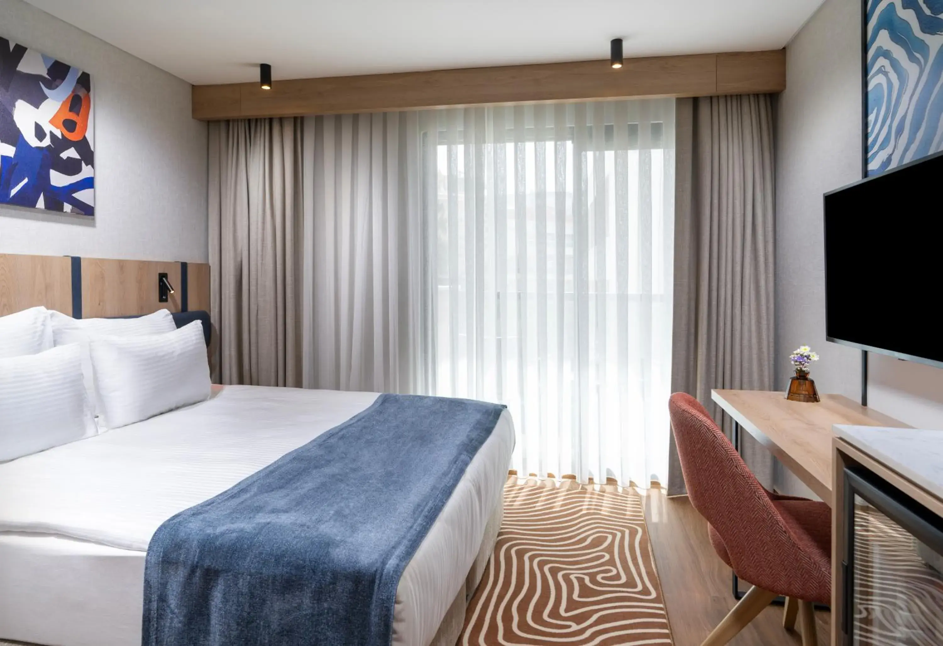 Trendy Room with Queen Size Bed in Elite World Kuşadası Trendy Room with Queen Size Bed in Elite World Kuşadası