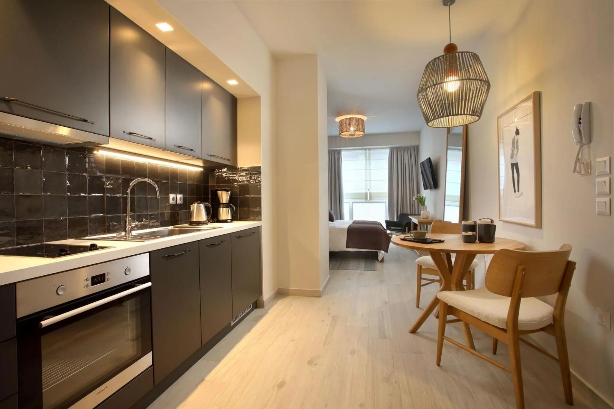 Happiness Luxury Central Apartment