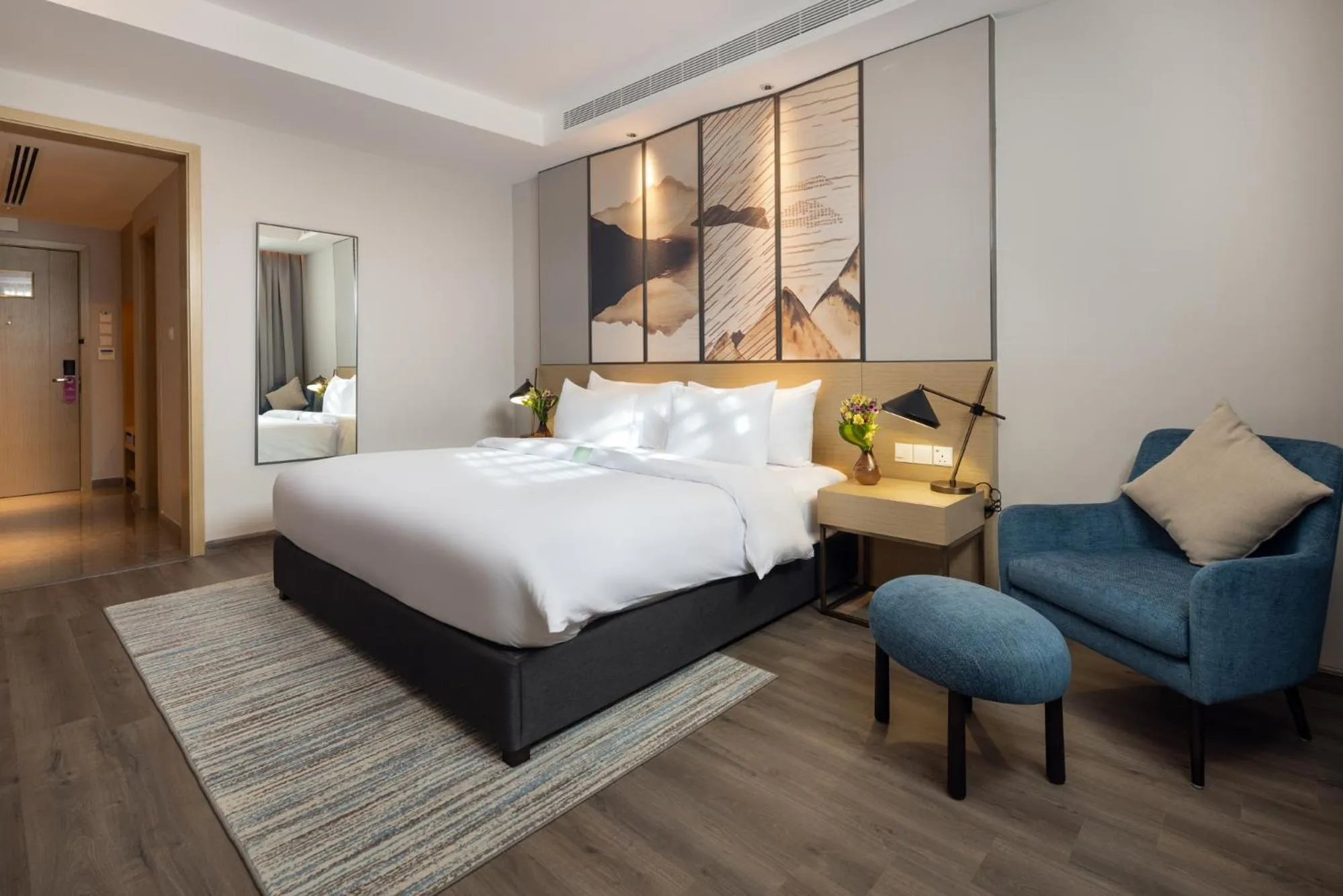 Photo of the whole room, Bed in Boudl Al Rawdah